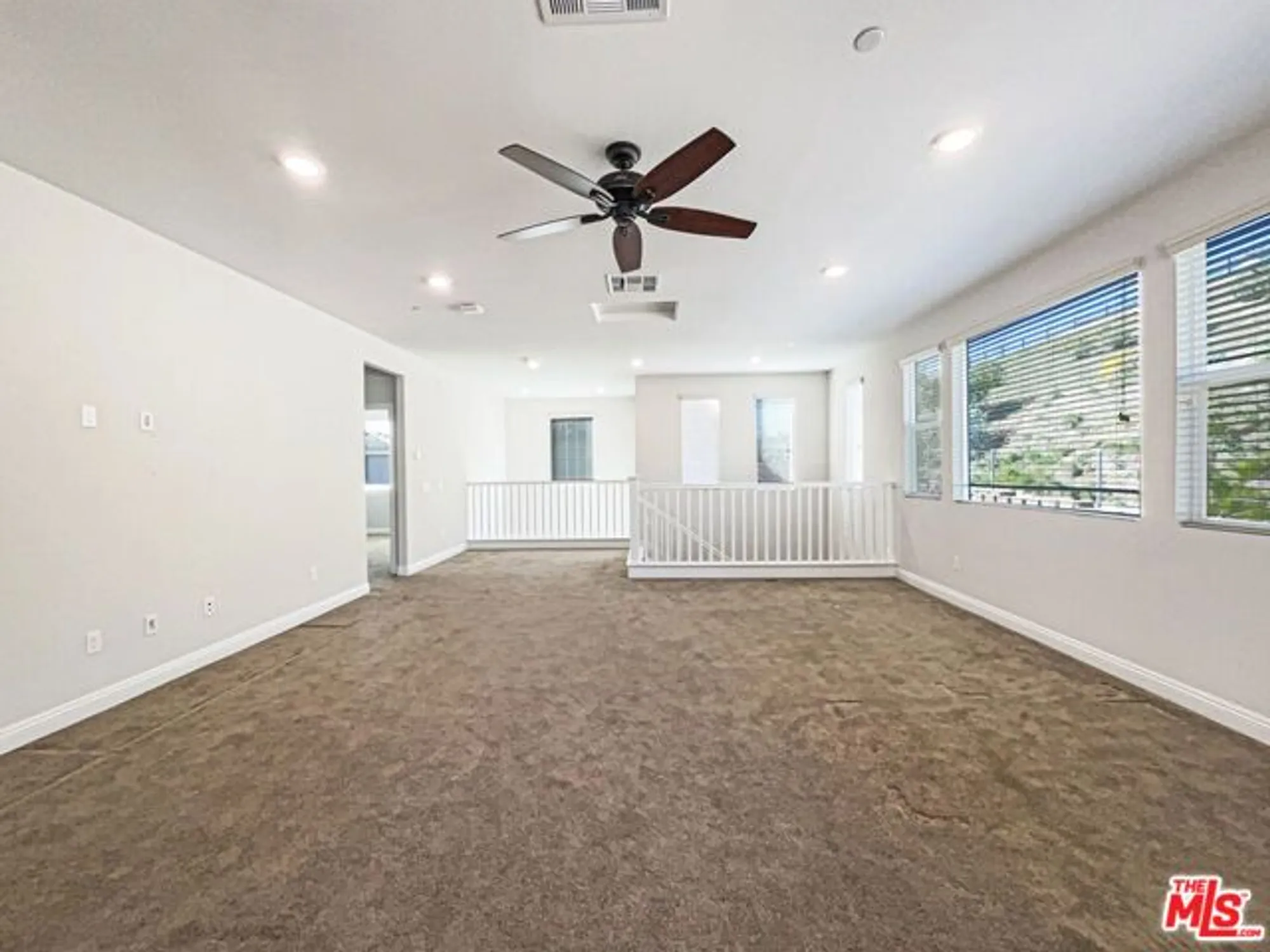 Property Slideshow image 24 of 30 | 20543 martingale pl, Santa Clarita, CA, 91350