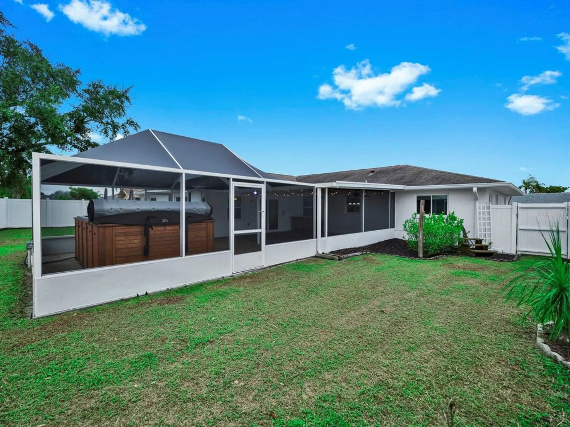 Property Slideshow image 9 of 41 | 663 allegheny dr, Sun City Center, FL, 33573