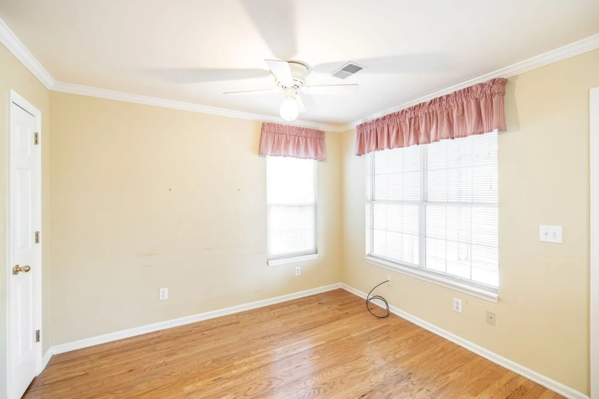 Property Slideshow image 34 of 54 | 115 newsom grn, Nashville, TN, 37221