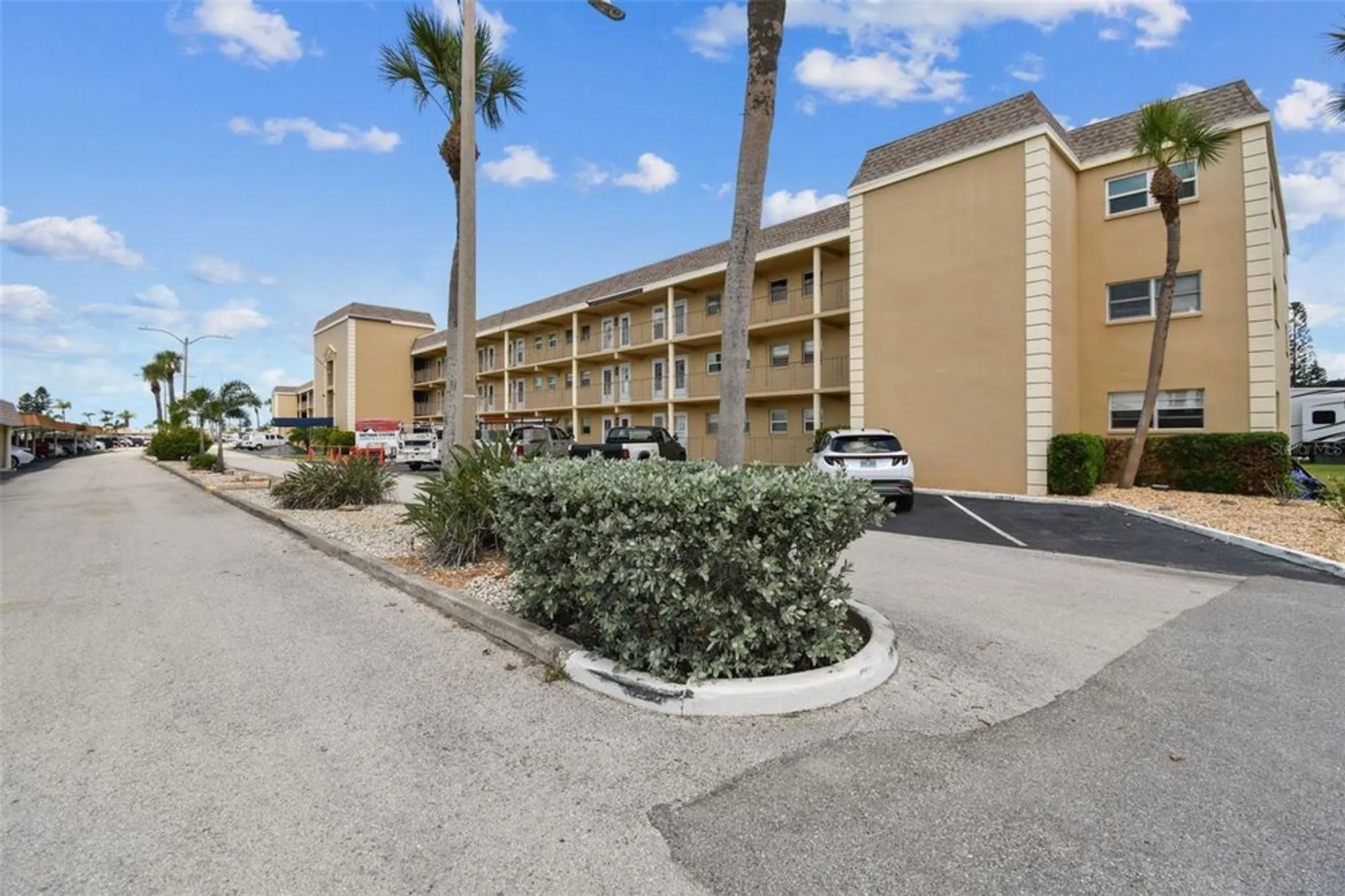 Property Slideshow image 36 of 69 | 1 boca ciega point blvd apt 310, St Petersburg, FL, 33708