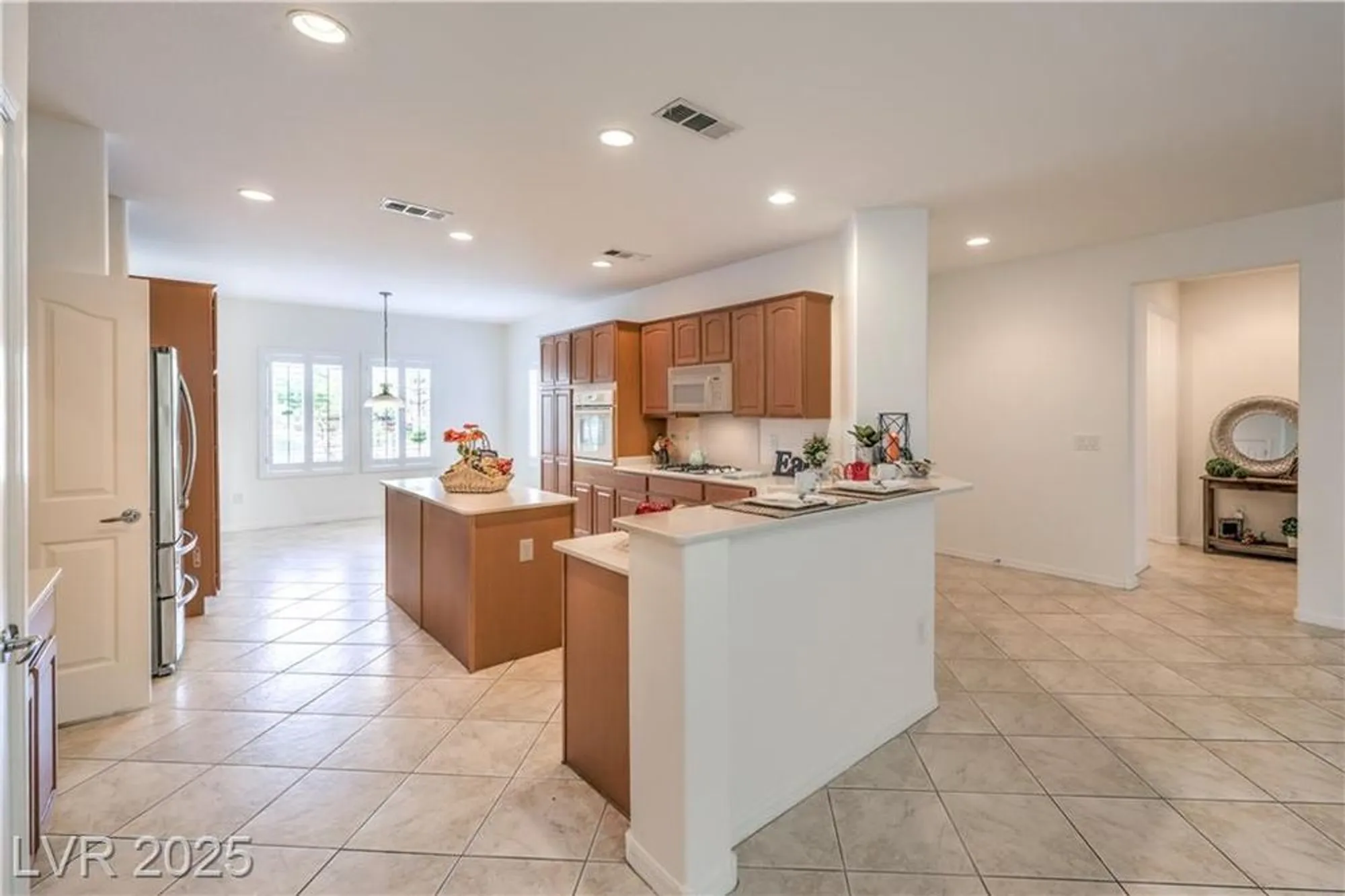 Property Slideshow image 8 of 40 | 2317 shorewood hills ave, Henderson, NV, 89052