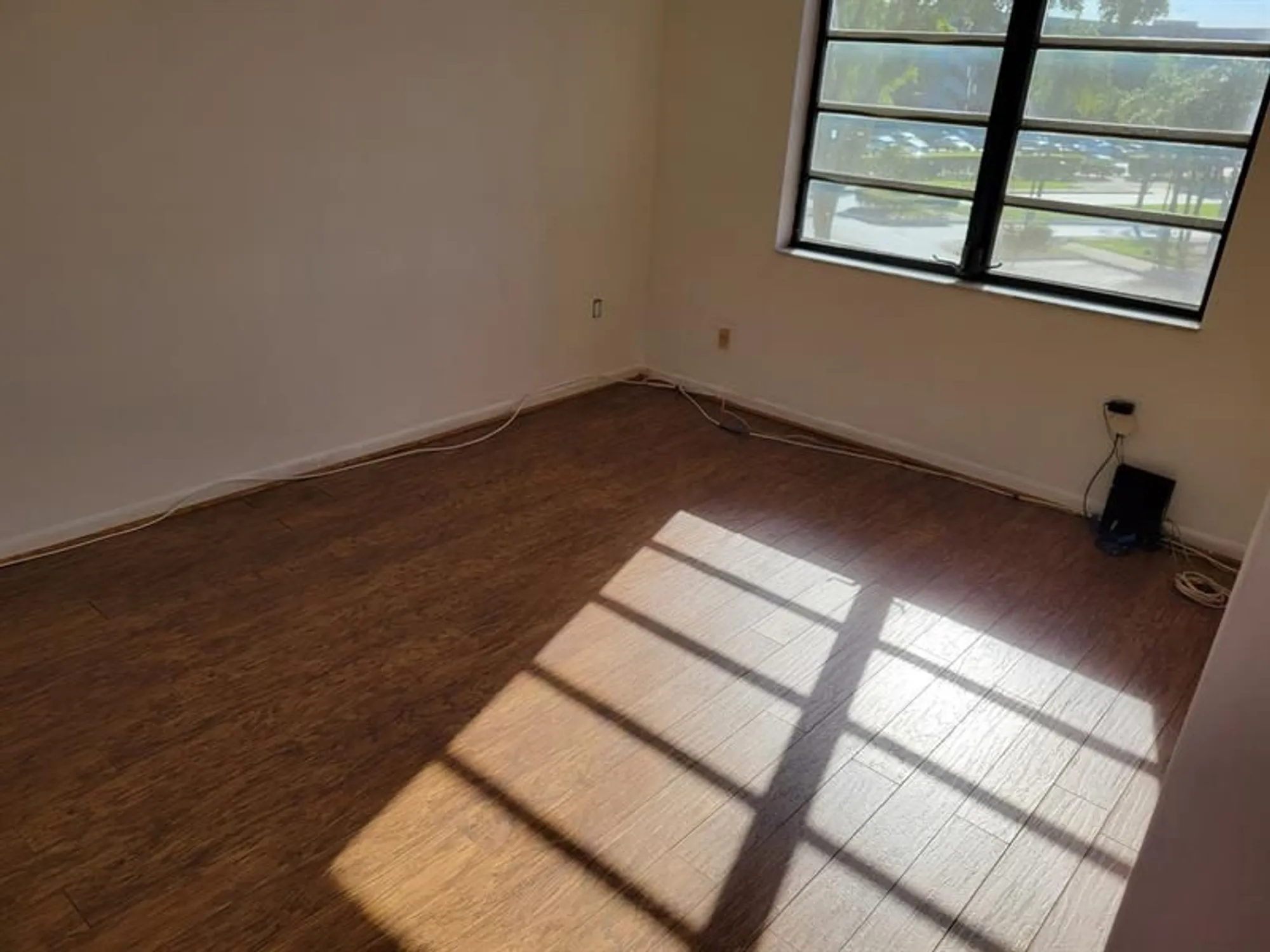 Property Slideshow image 11 of 14 | 1001 colony point cir 305, Pembroke Pines, FL, 33026