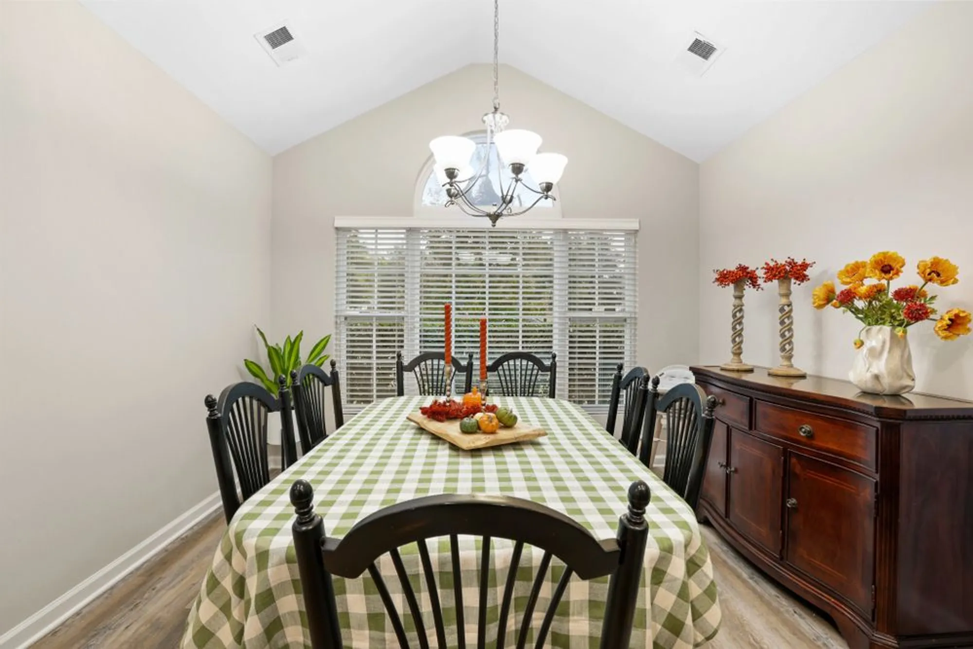 Property Slideshow image 24 of 27 | 1465 woodside dr, Lebanon, TN, 37087