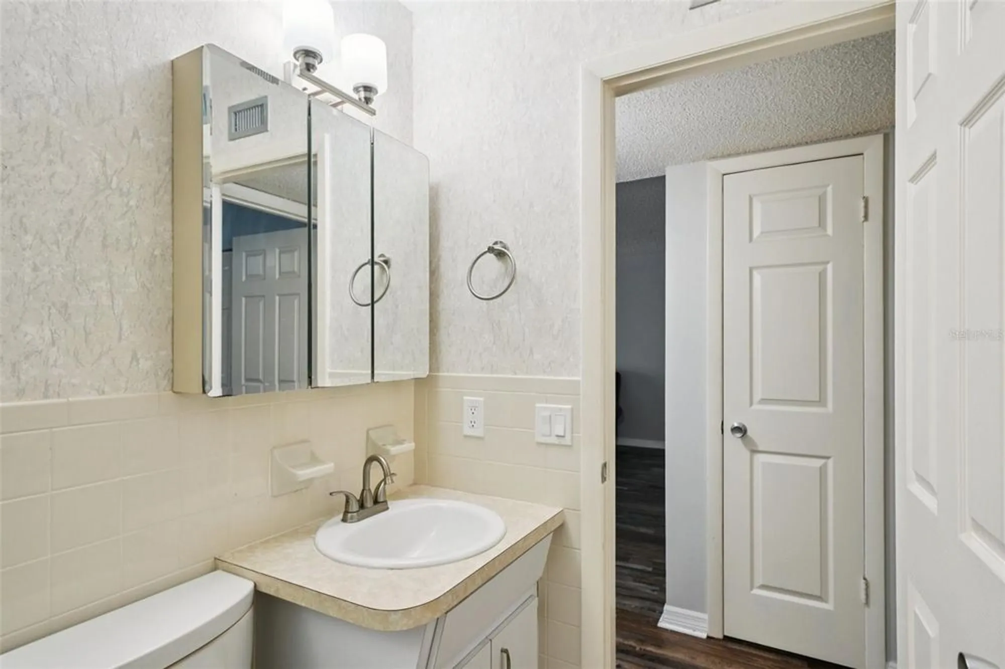 Property Slideshow image 27 of 46 | 2255 philippine dr 9, Clearwater, FL, 33763