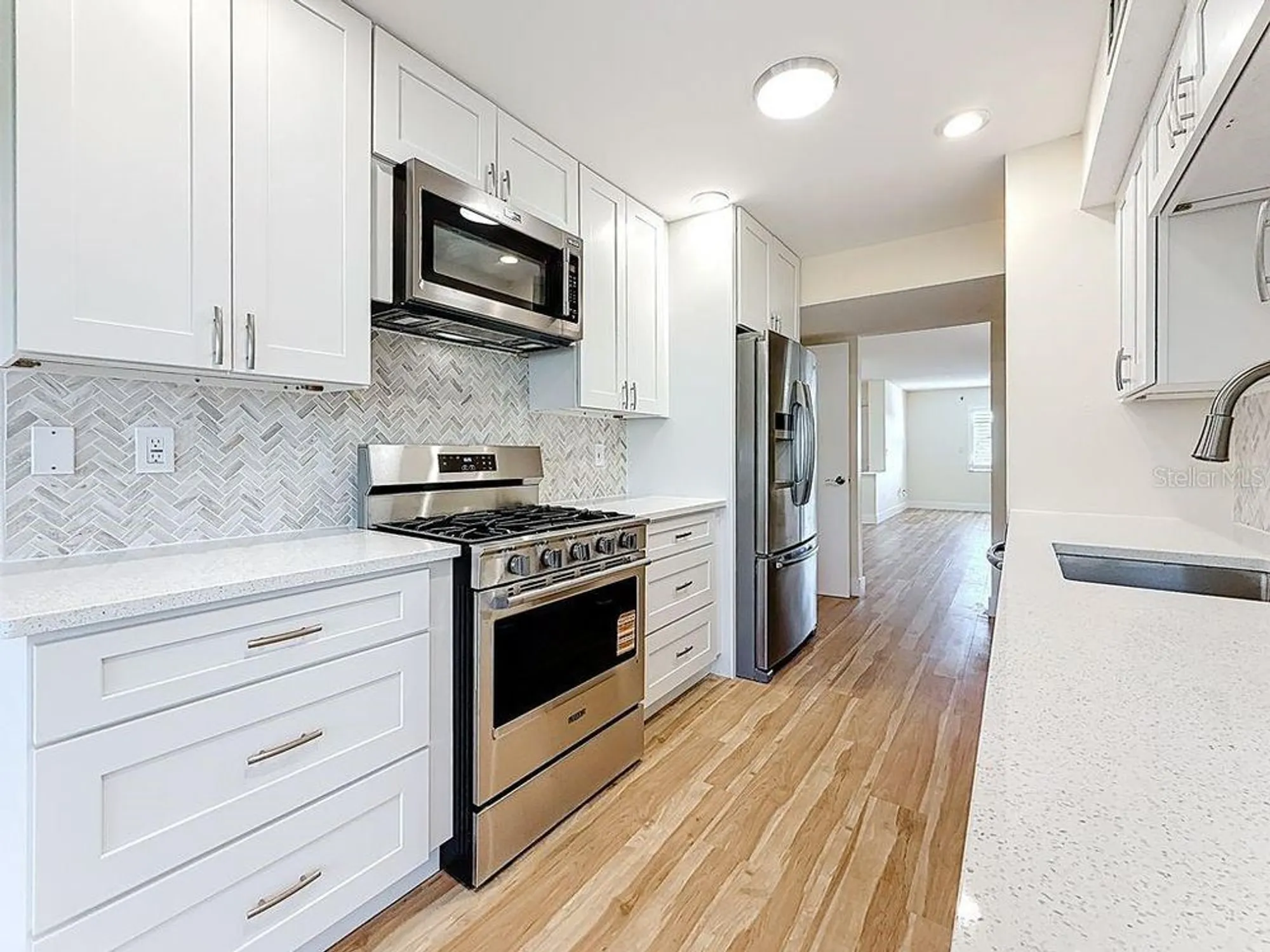 Property Slideshow image 15 of 50 | 8198 terrace garden dr n unit 407, St Petersburg, FL, 33709