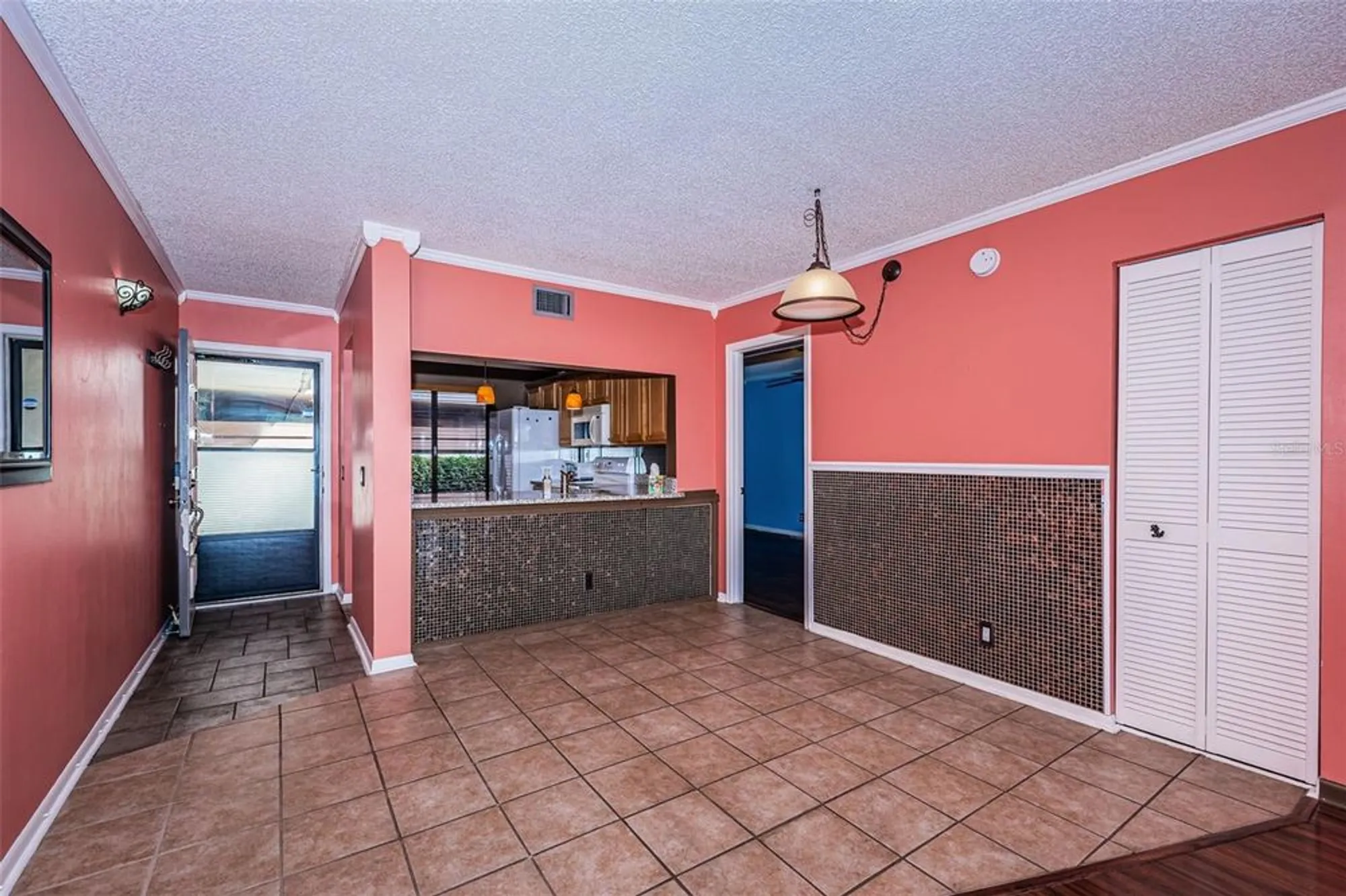 Property Slideshow image 11 of 64 | 6269 palma del mar blvd s apt 105, St Petersburg, FL, 33715