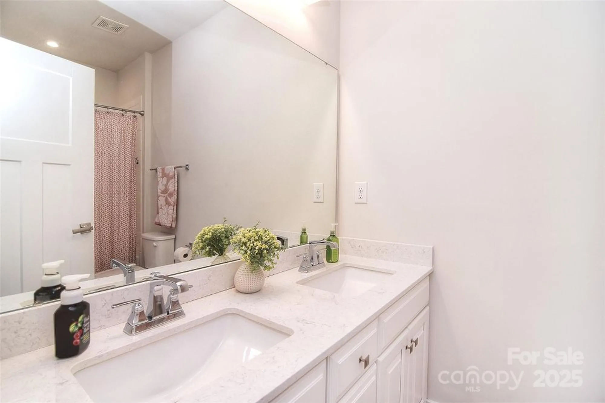 Property Slideshow image 25 of 38 | 5219 larewood dr, Charlotte, NC, 28215