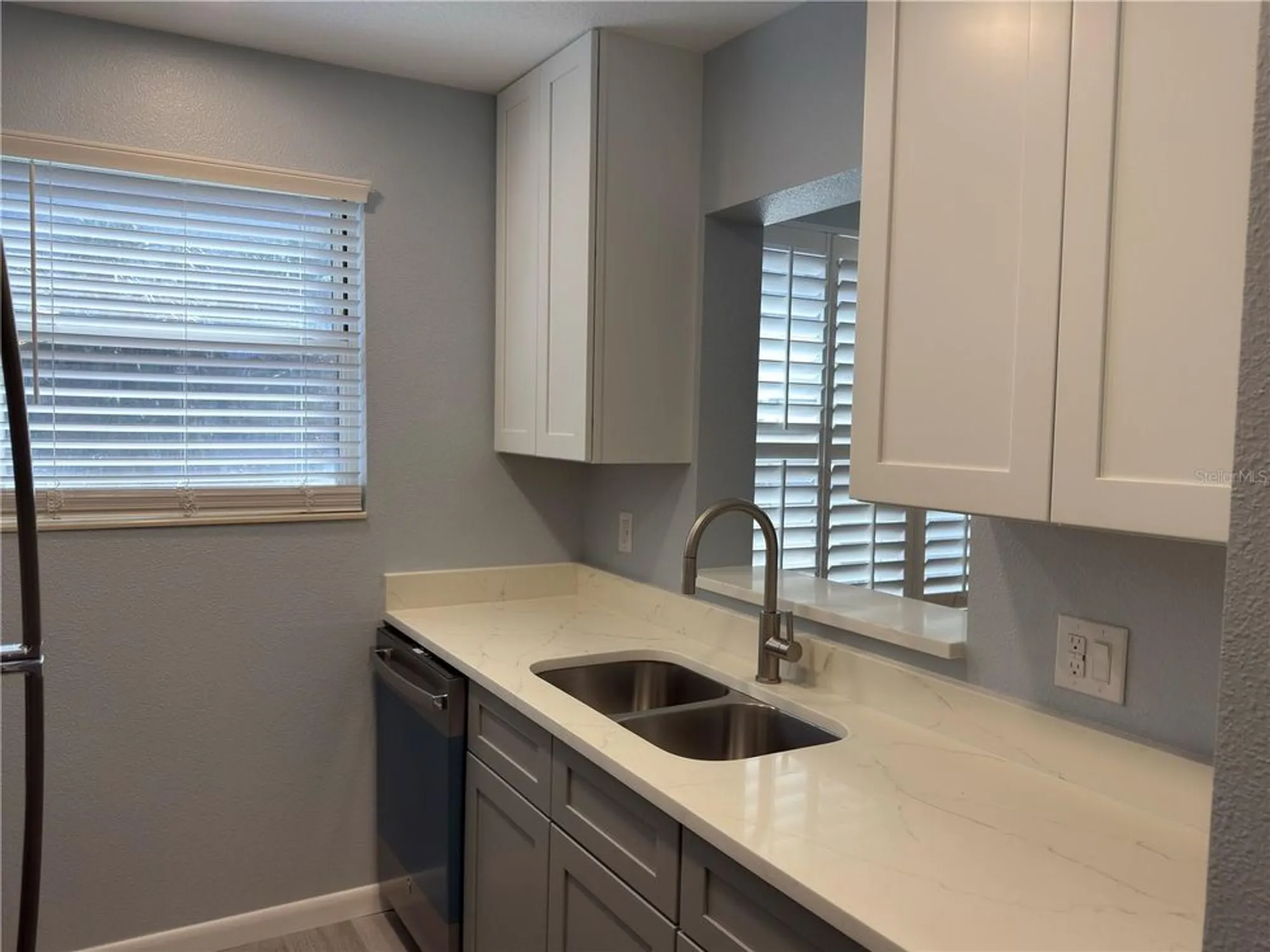 Property Slideshow image 11 of 20 | 5521 80th st n unit 306, Saint Petersburg, FL, 33709