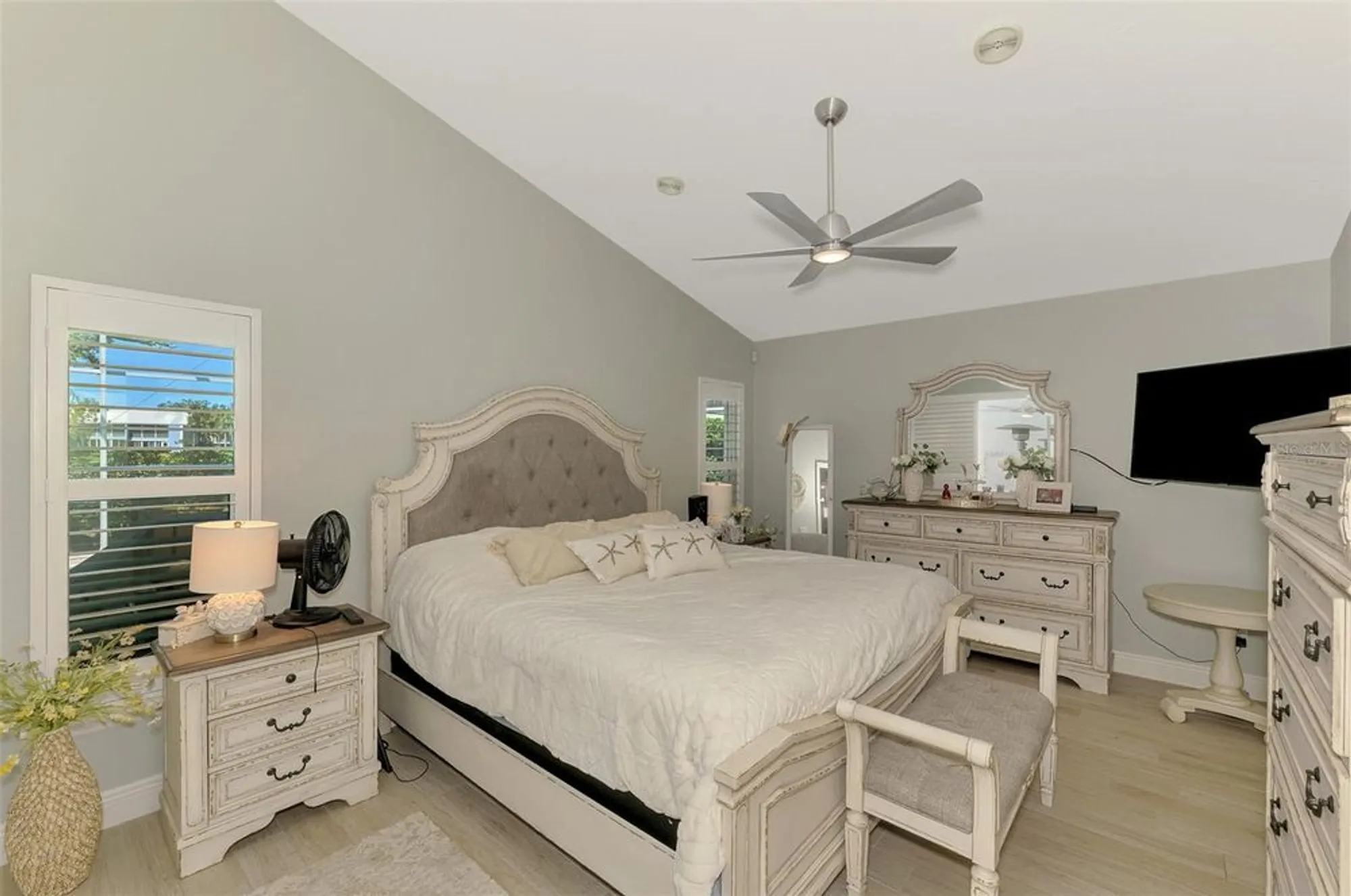 Property Slideshow image 29 of 55 | 320 bermuda ct 10, Venice, FL, 34293