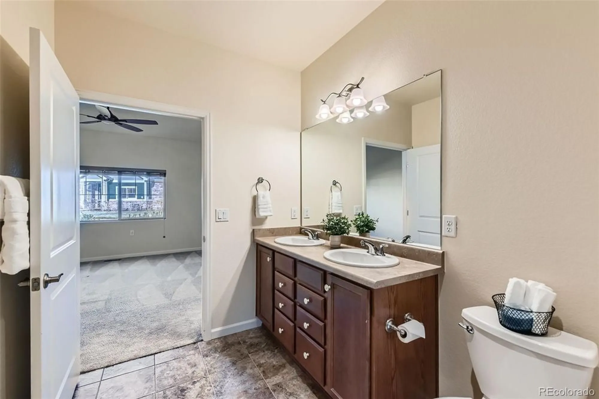 Property Slideshow image 23 of 33 | 12625 madison way, Thornton, CO, 80241