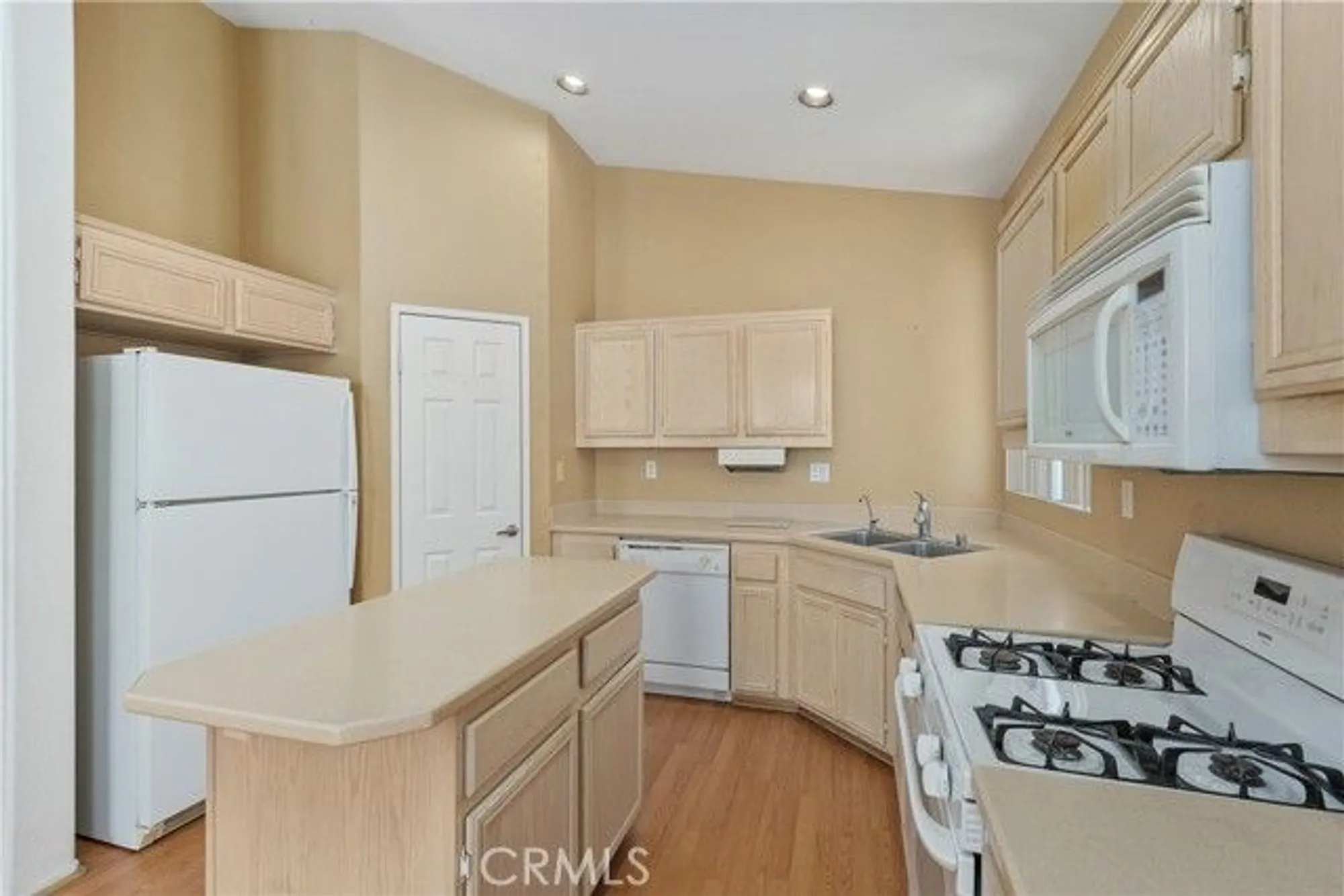Property Slideshow image 16 of 53 | 26911 tropicana dr, Menifee, CA, 92585