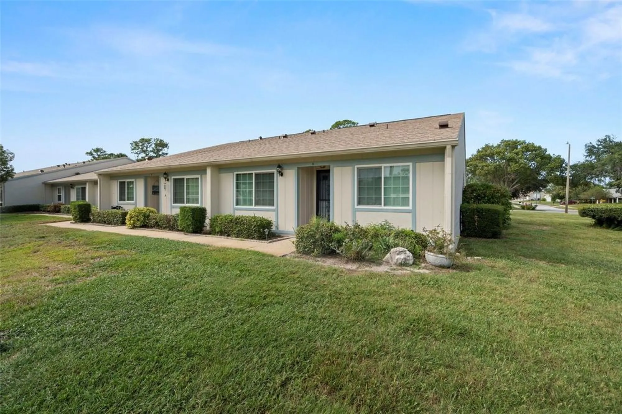 Property Slideshow image 6 of 39 | 8111 braddock cir 6, Port Richey, FL, 34668