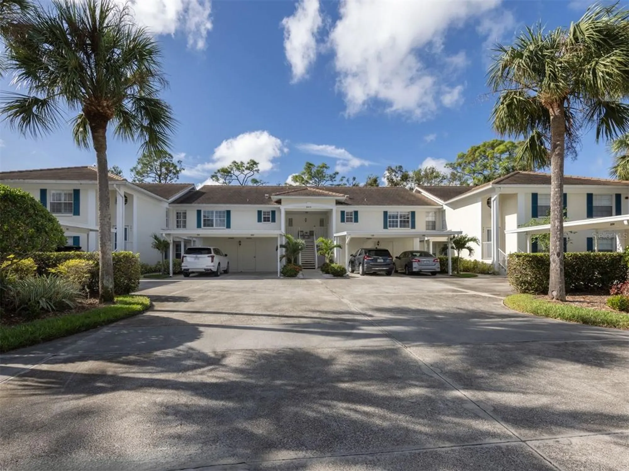 Property Slideshow image 3 of 76 | 805 montrose dr 203, Venice, FL, 34293