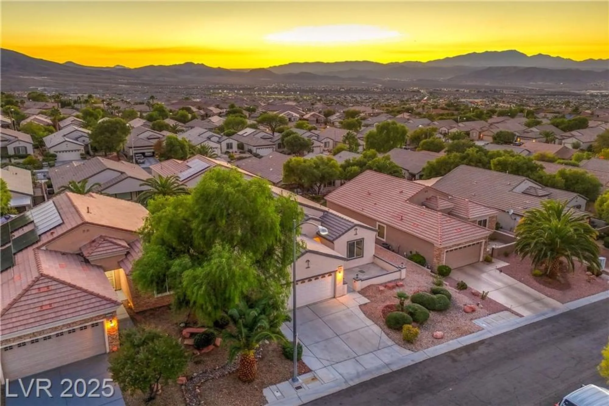 Property Slideshow image 37 of 62 | 2331 meteor shower st, Henderson, NV, 89044