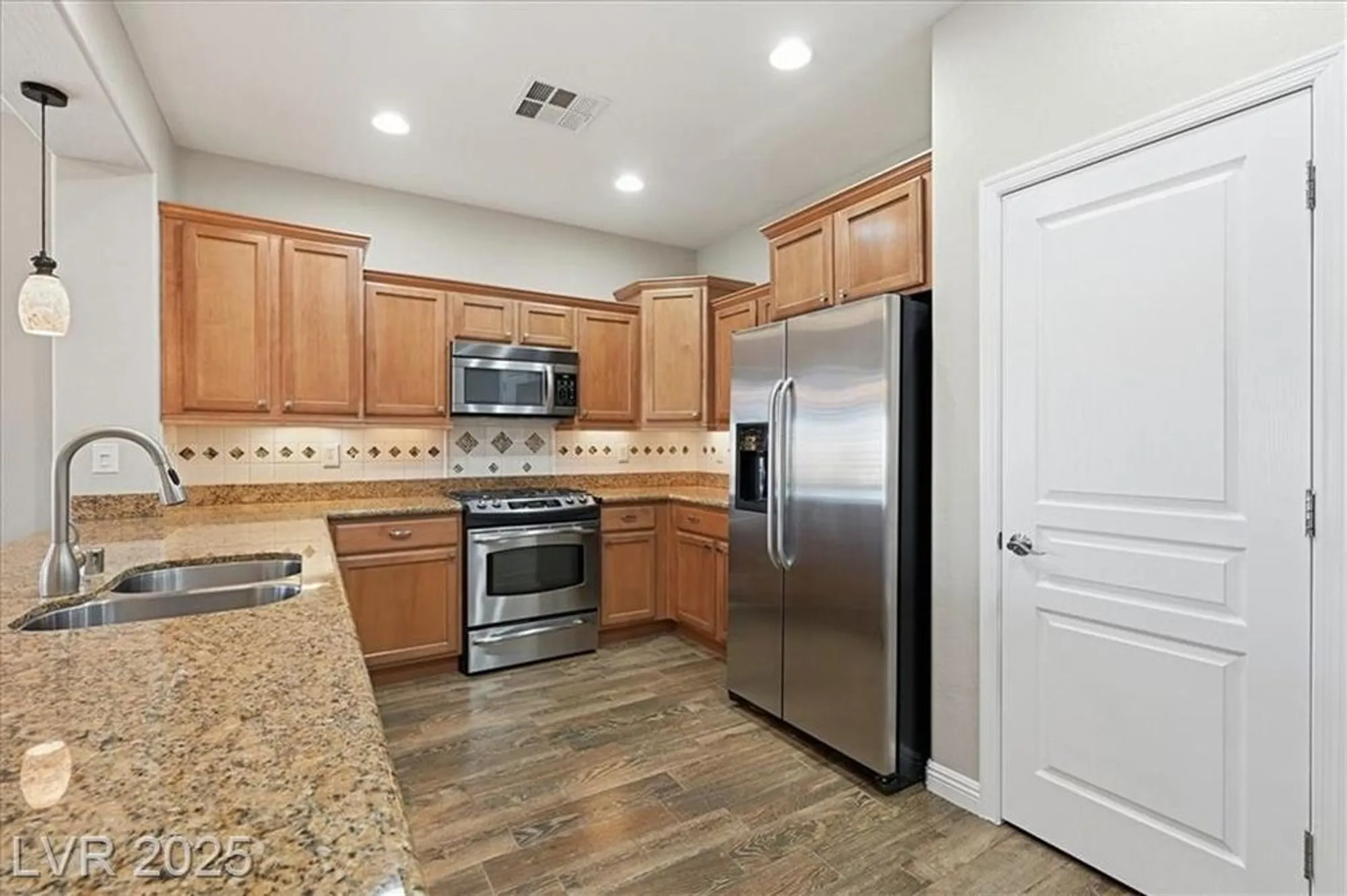 Property Slideshow image 13 of 35 | 2429 sun grazer st, Henderson, NV, 89044