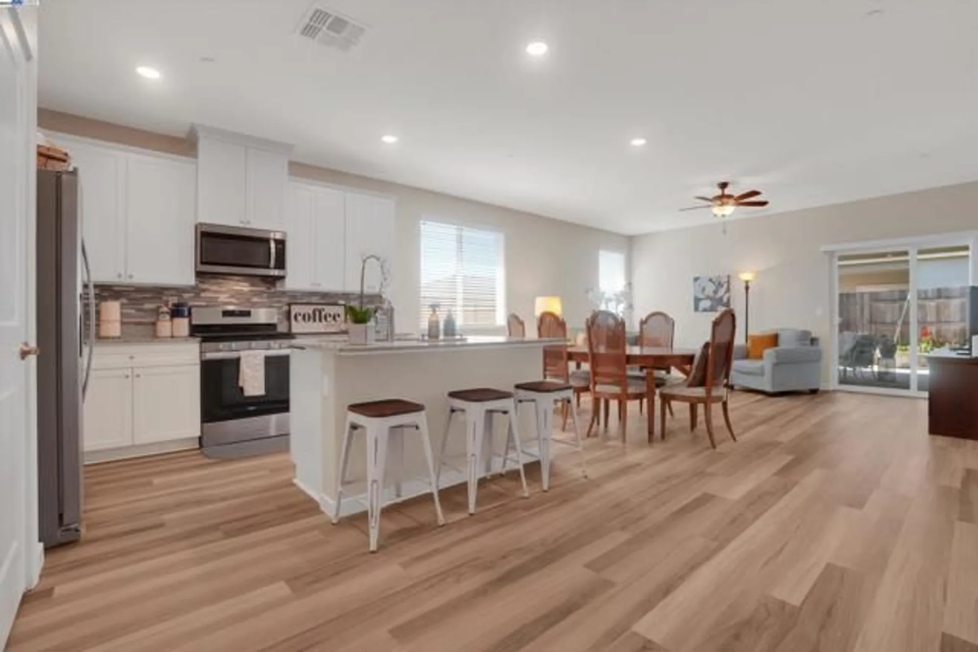 Property Slideshow image 10 of 36 | 2211 lavender pl, Rio Vista, CA, 94571