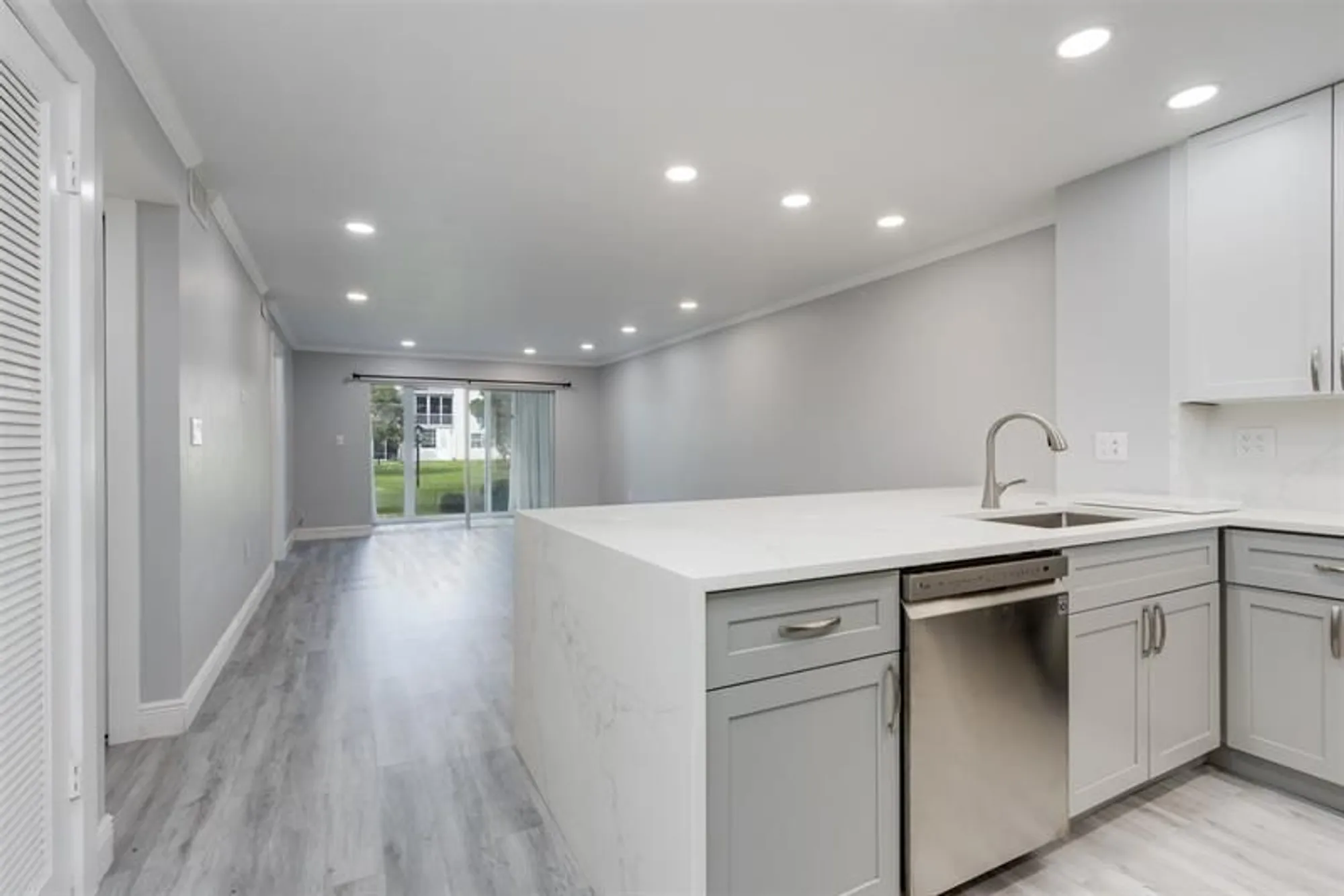 Property Slideshow image 6 of 43 | 9856 marina blvd 1314, Boca Raton, FL, 33428