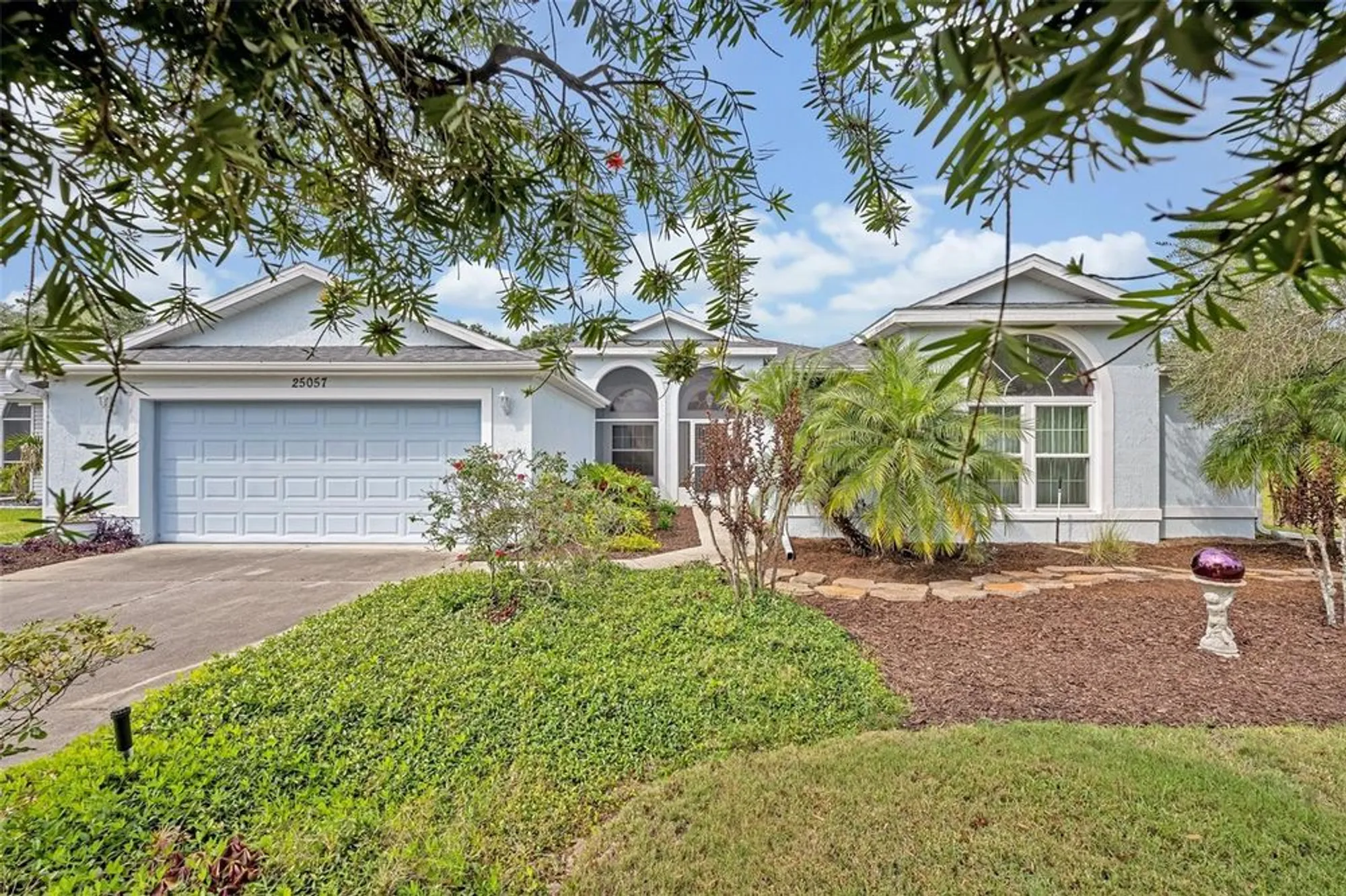 Property Slideshow image 1 of 52 | 25057 riverwalk dr, Leesburg, FL, 34748