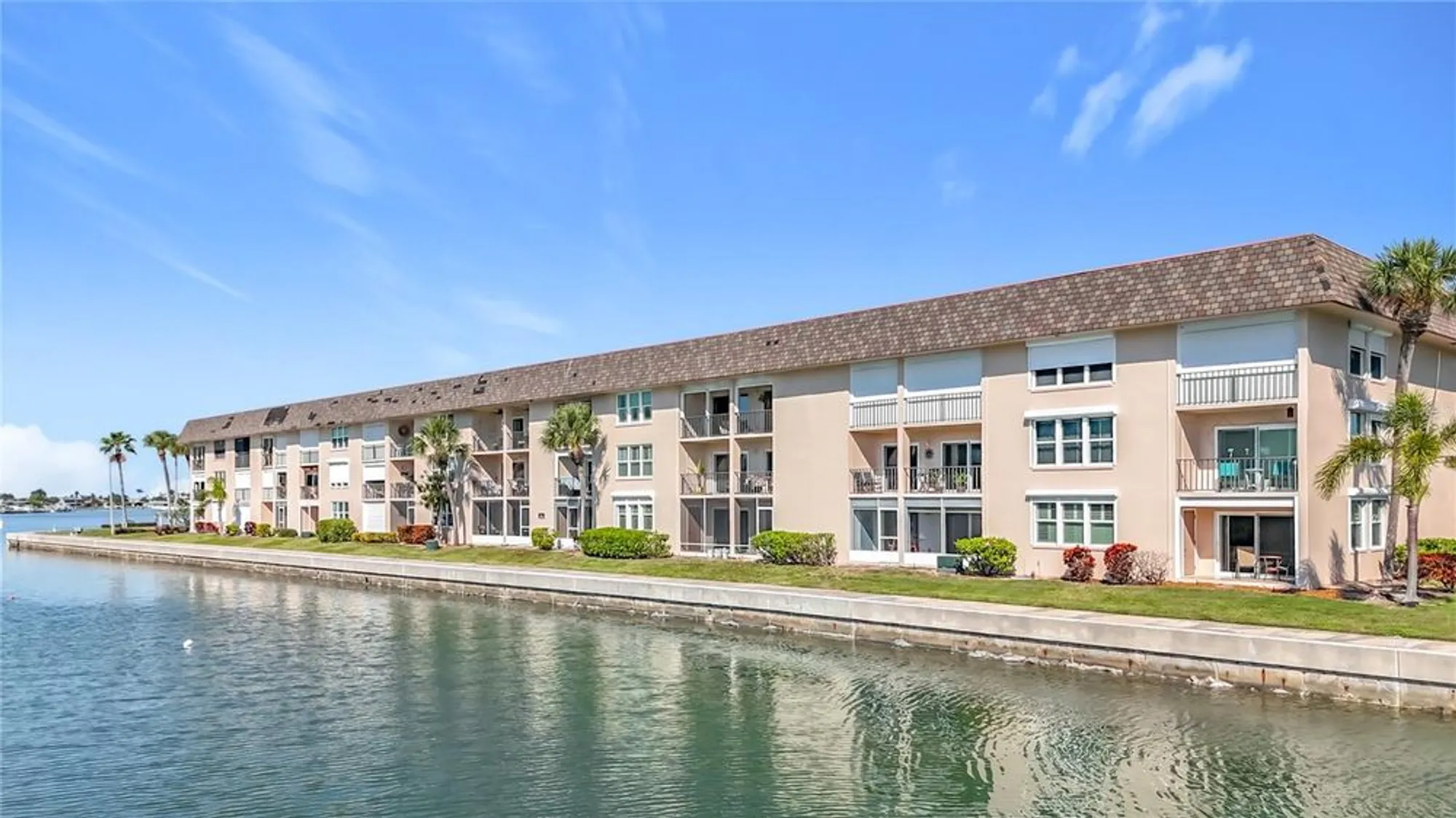 Property Slideshow image 39 of 65 | 7930 sun island dr 111, South Pasadena, FL, 33707