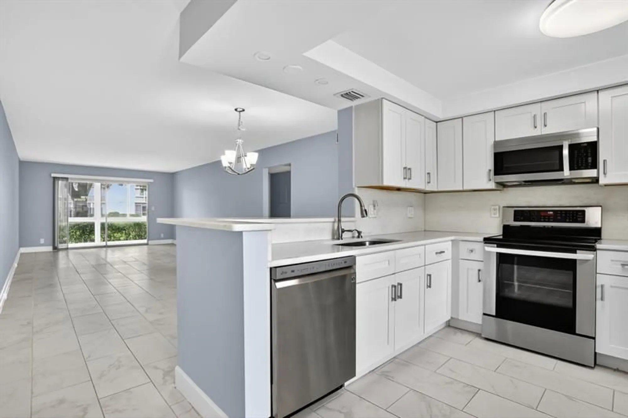 Property Slideshow image 1 of 72 | 2003 granada dr apt f1, Coconut Creek, FL, 33066