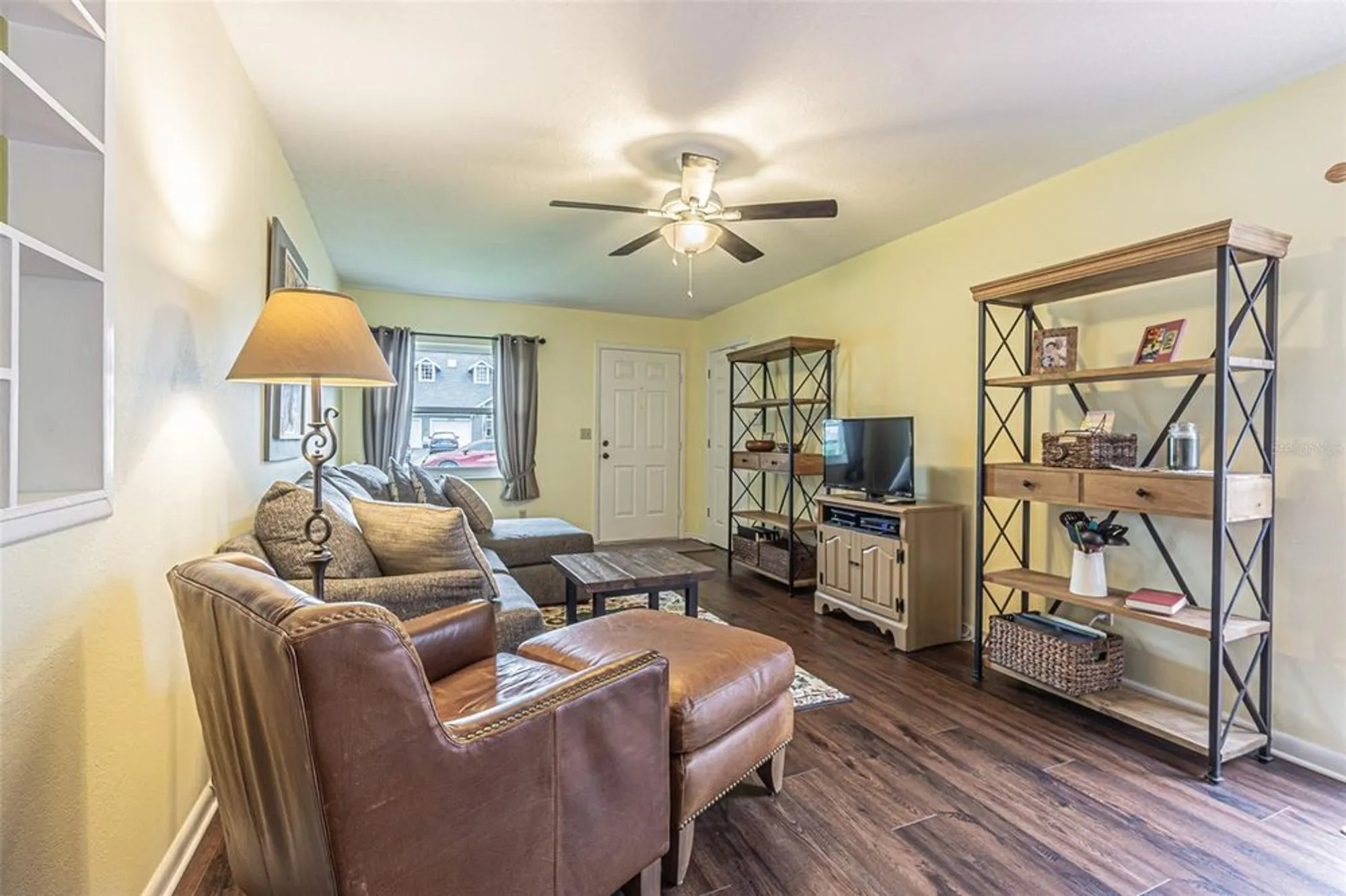 Property Slideshow image 5 of 32 | 1130 orange tree cir c, Palm Harbor, FL, 34684