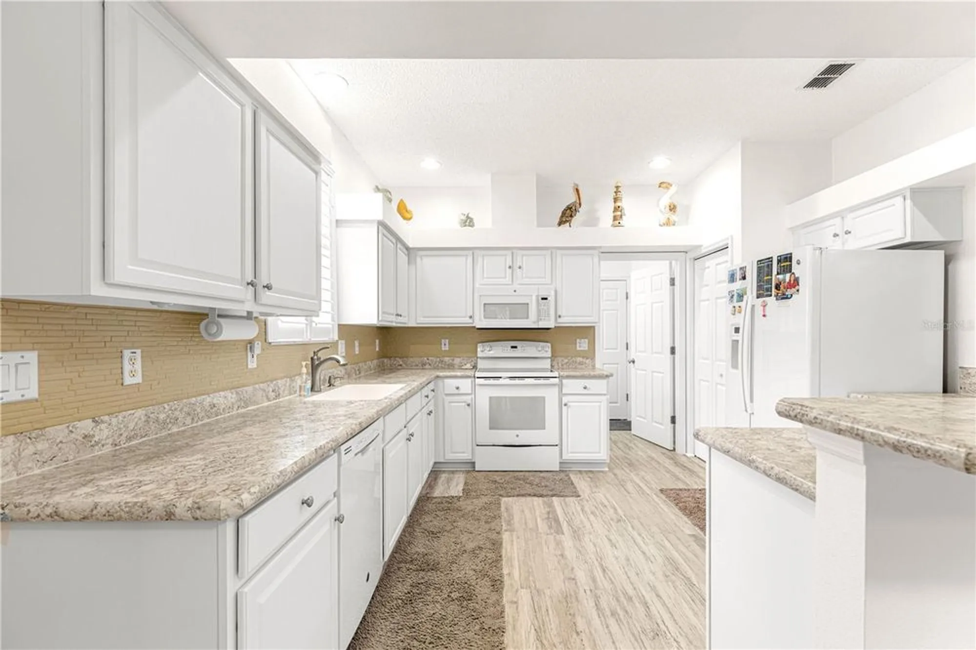 Property Slideshow image 11 of 53 | 32752 timberwood dr, Leesburg, FL, 34748