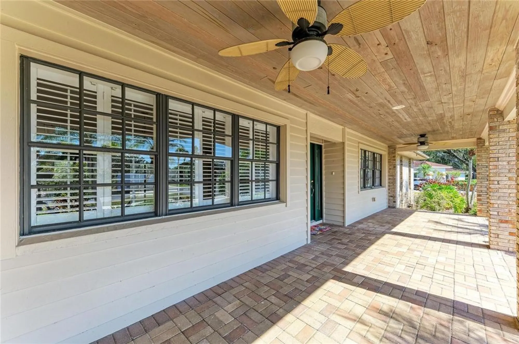 Property Slideshow image 6 of 83 | 5668 country lakes dr, Sarasota, FL, 34243