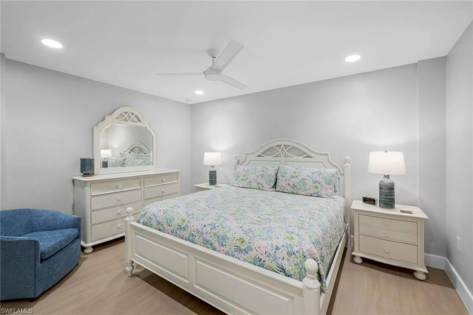 Property Slideshow image 31 of 45 | 3399 gulf shore blvd 203, Naples, FL, 34103