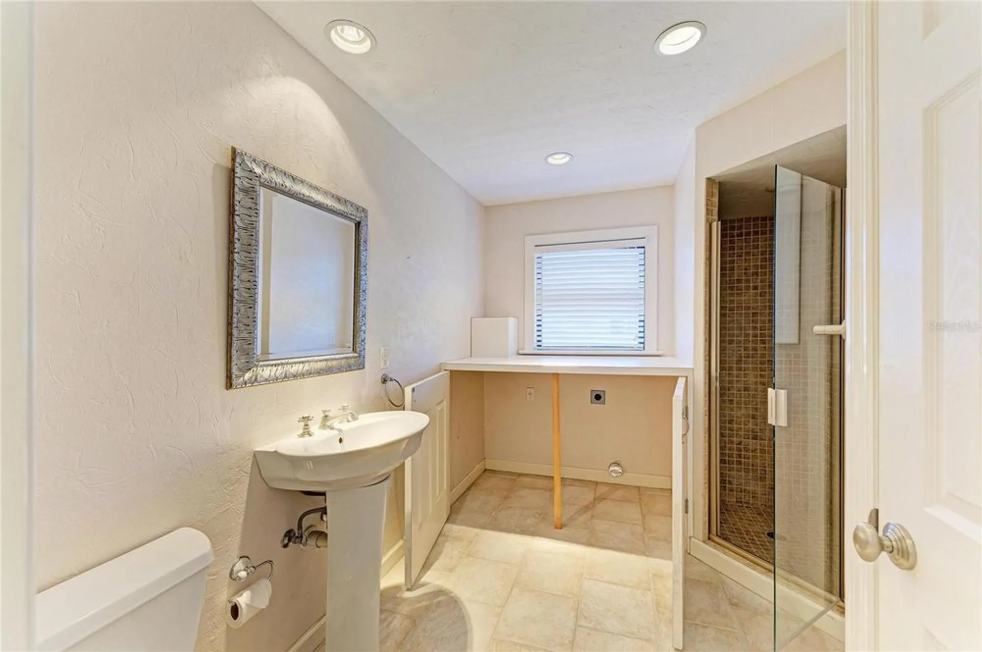 Property Slideshow image 50 of 83 | 5668 country lakes dr, Sarasota, FL, 34243