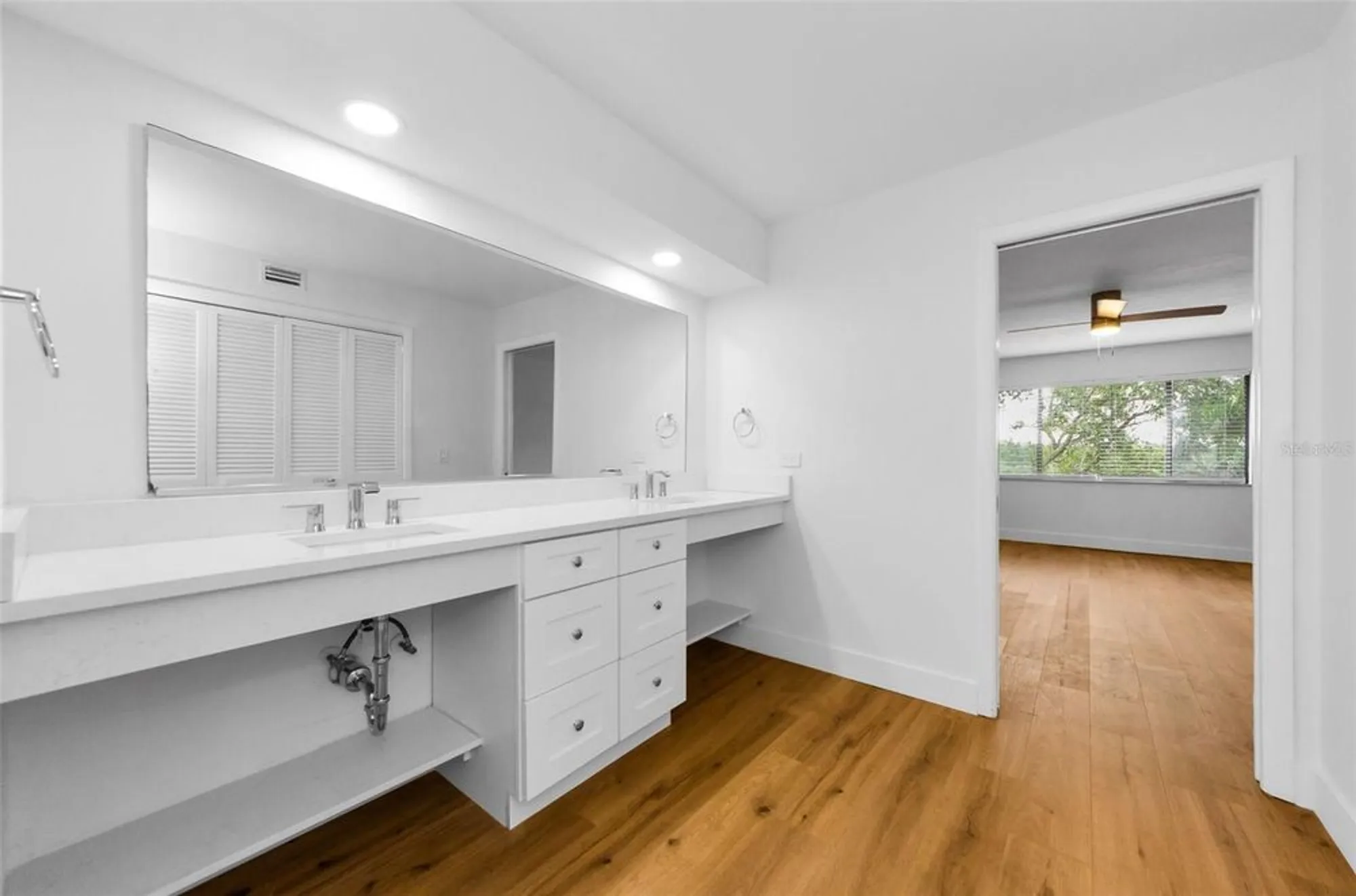 Property Slideshow image 27 of 47 | 3062 eastland blvd unit 308, Clearwater, FL, 33761