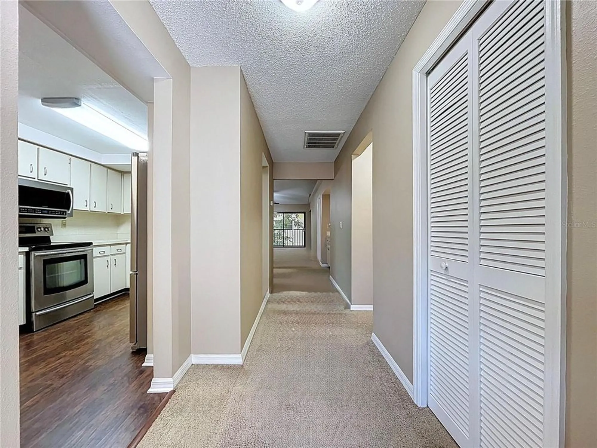 Property Slideshow image 10 of 59 | 2020 lakeview dr apt 203, Clearwater, FL, 33763