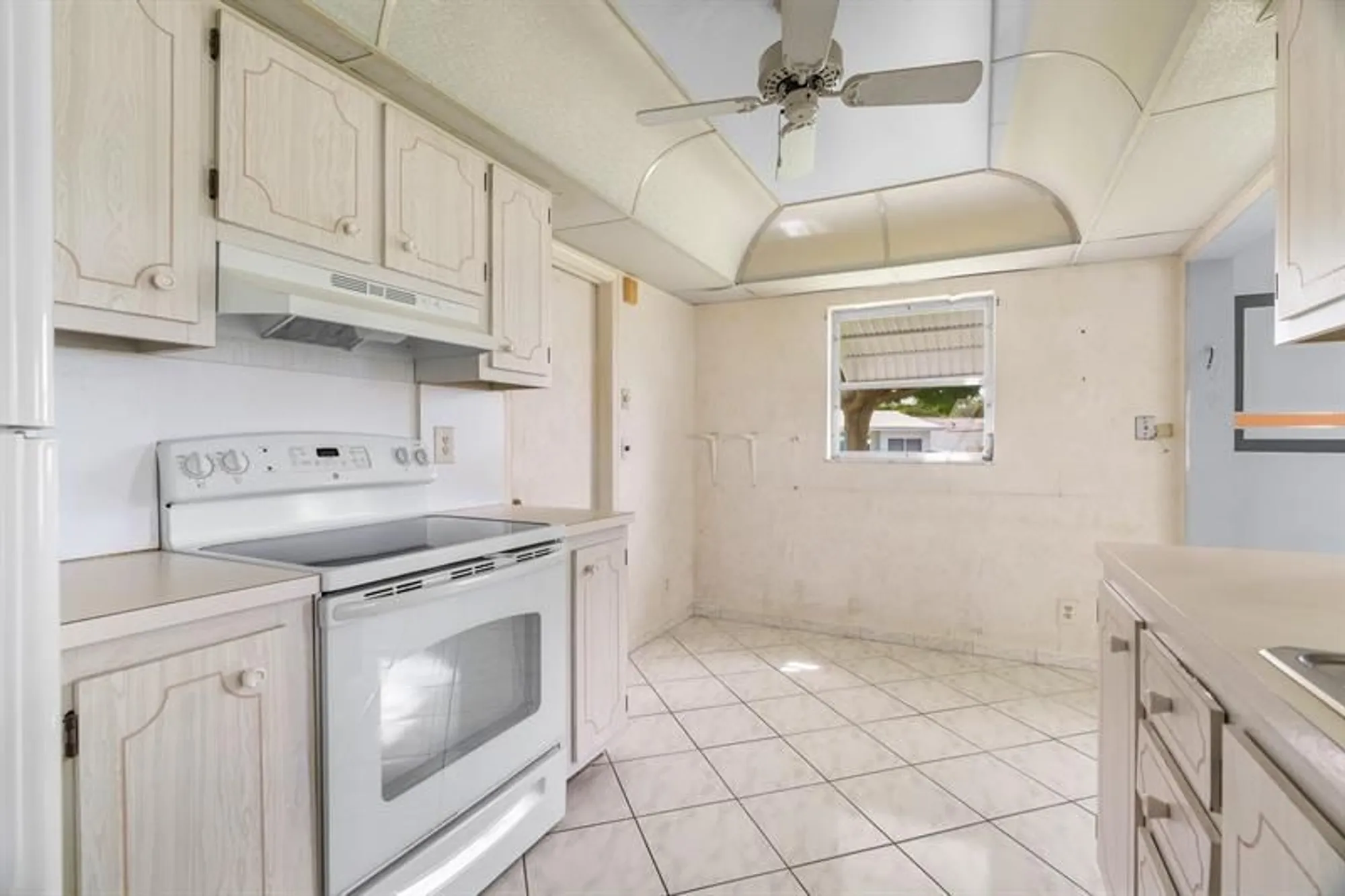 Property Slideshow image 10 of 43 | 8216 nw 12th mnr, Plantation, FL, 33322