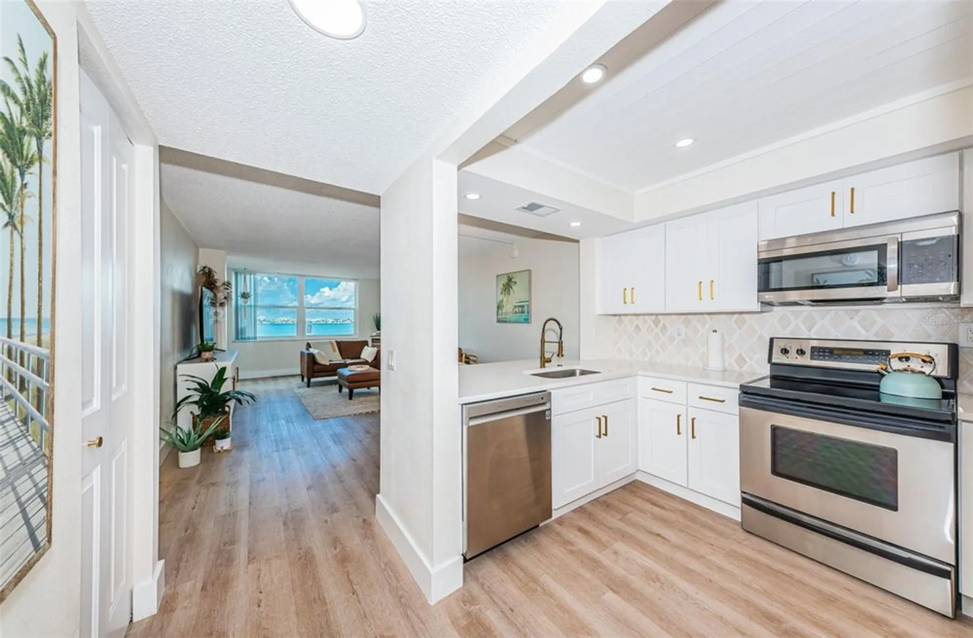 Property Slideshow image 11 of 50 | 6177 sun blvd apt 307, Saint Petersburg, FL, 33715