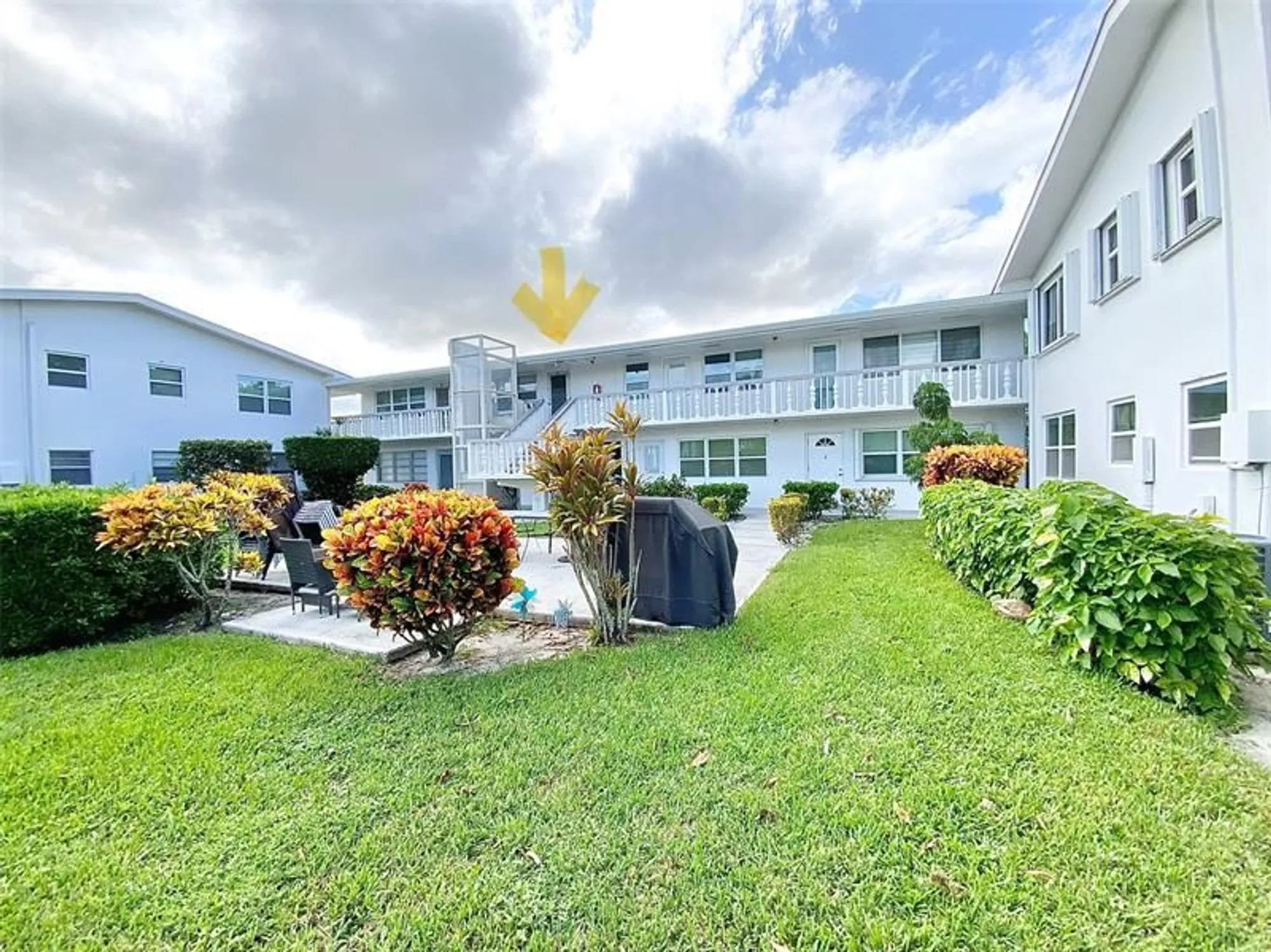 Property Slideshow image 2 of 28 | 20 bedford a # 20, West Palm Beach, FL, 33417