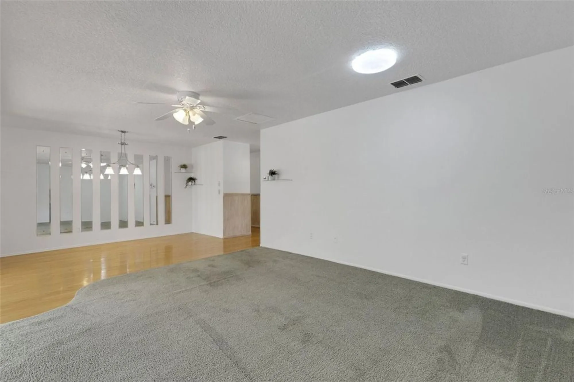 Property Slideshow image 18 of 96 | 2880 doone cir, Palm Harbor, FL, 34684