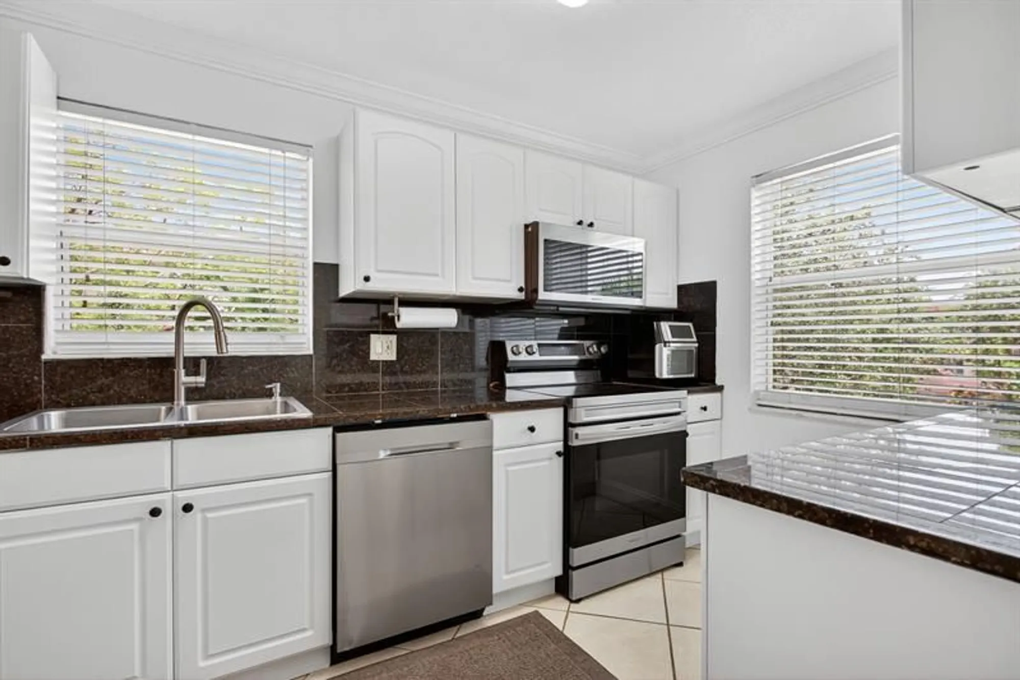 Property Slideshow image 4 of 42 | 3551 inverrary dr apt 312, Lauderhill, FL, 33319