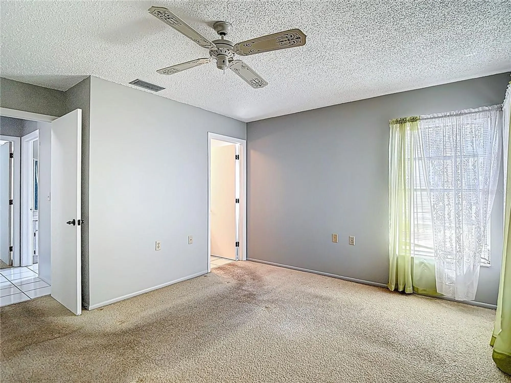 Property Slideshow image 24 of 51 | 10819 los santos dr, Port Richey, FL, 34668