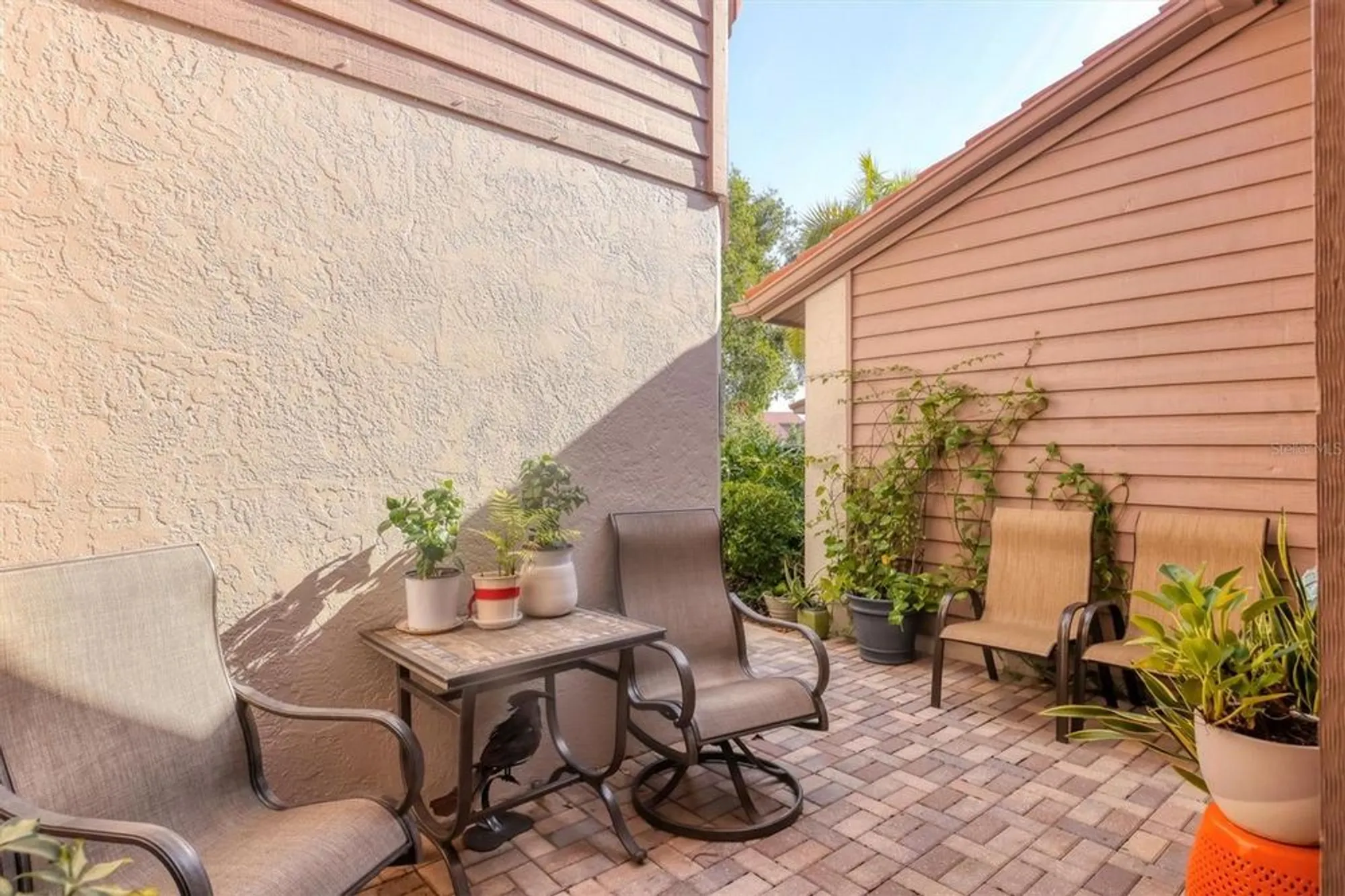 Property Slideshow image 4 of 55 | 3861 wilshire cir 115, Sarasota, FL, 34238