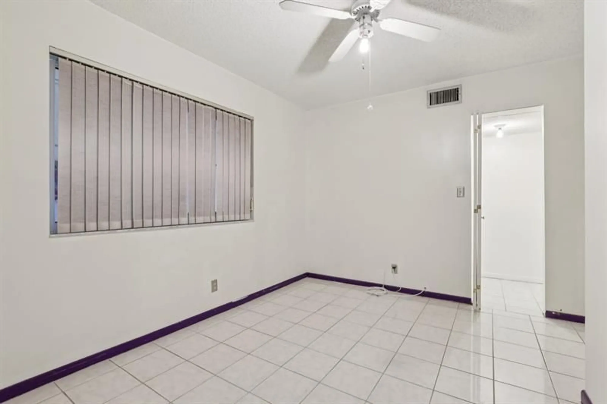 Property Slideshow image 30 of 39 | 1024 se 4th ave 204, Dania Beach, FL, 33004