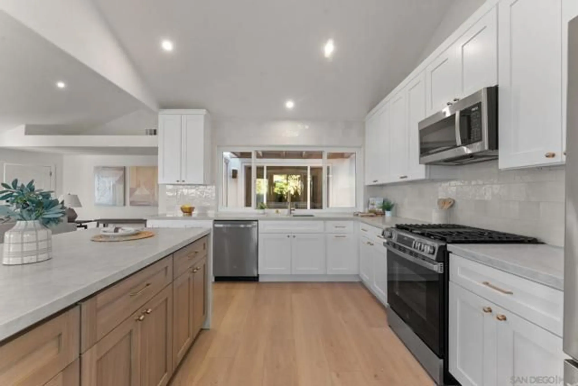 Property Slideshow image 16 of 33 | 5030 alicante way, Oceanside, CA, 92056