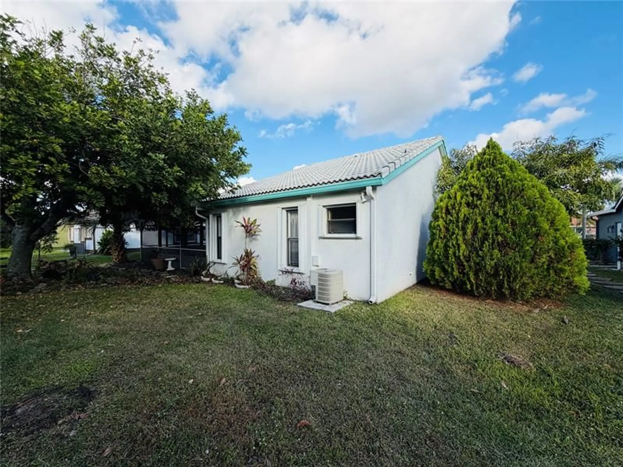 Property Slideshow image 26 of 29 | 7013 nw 107th ave, Tamarac, FL, 33321