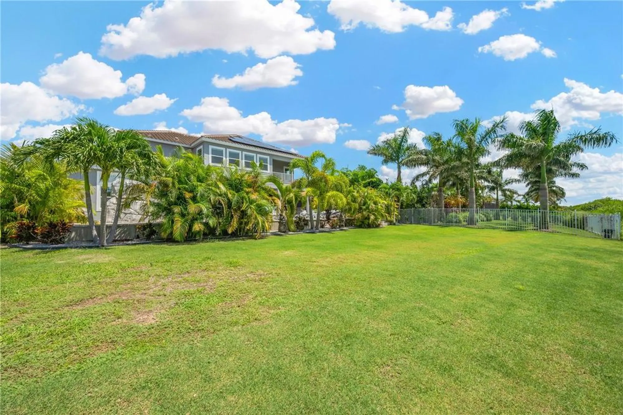 Property Slideshow image 50 of 59 | 832 manns harbor dr, Apollo Beach, FL, 33572