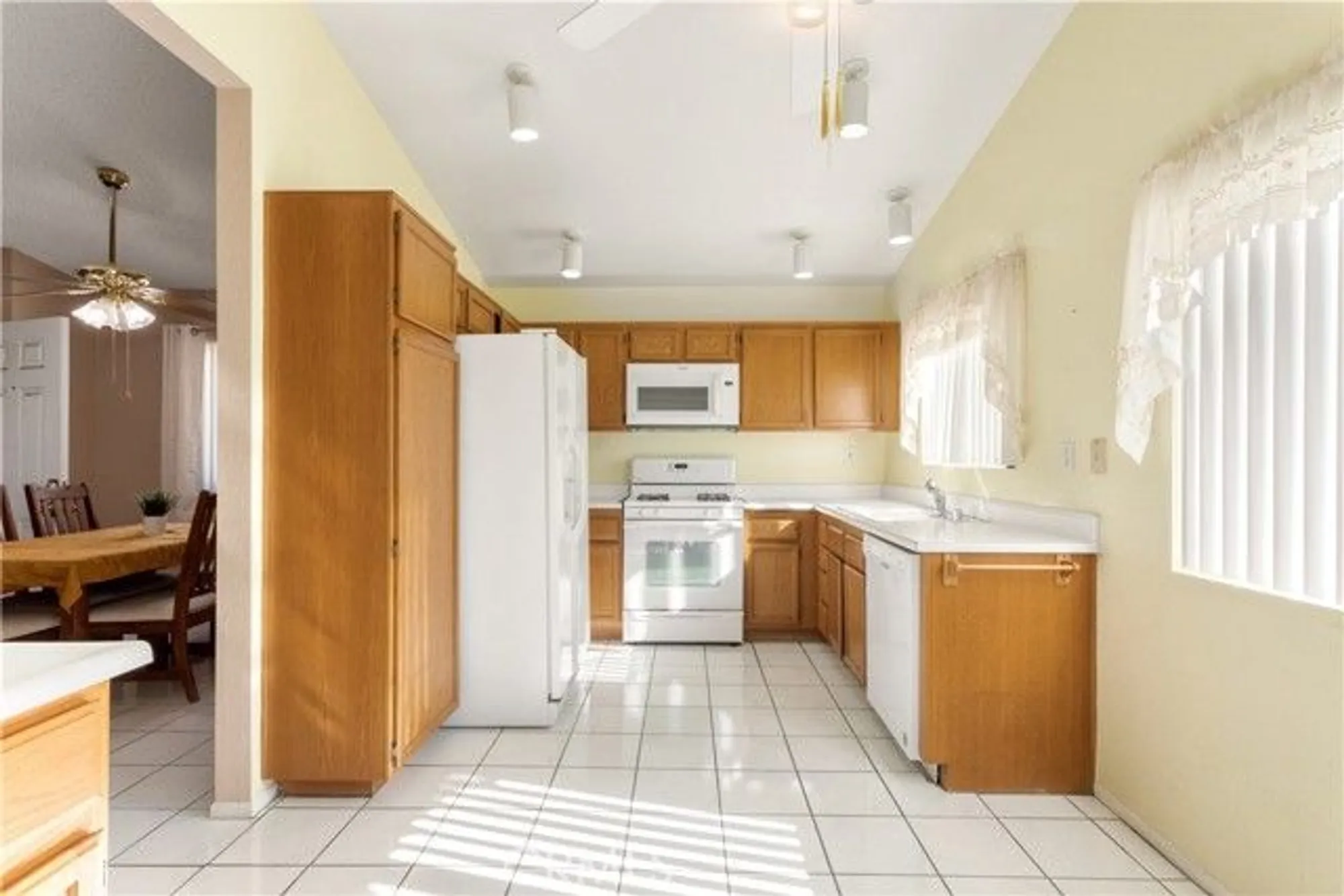 Property Slideshow image 7 of 32 | 10676 cherry hills dr, Cherry Valley, CA, 92223