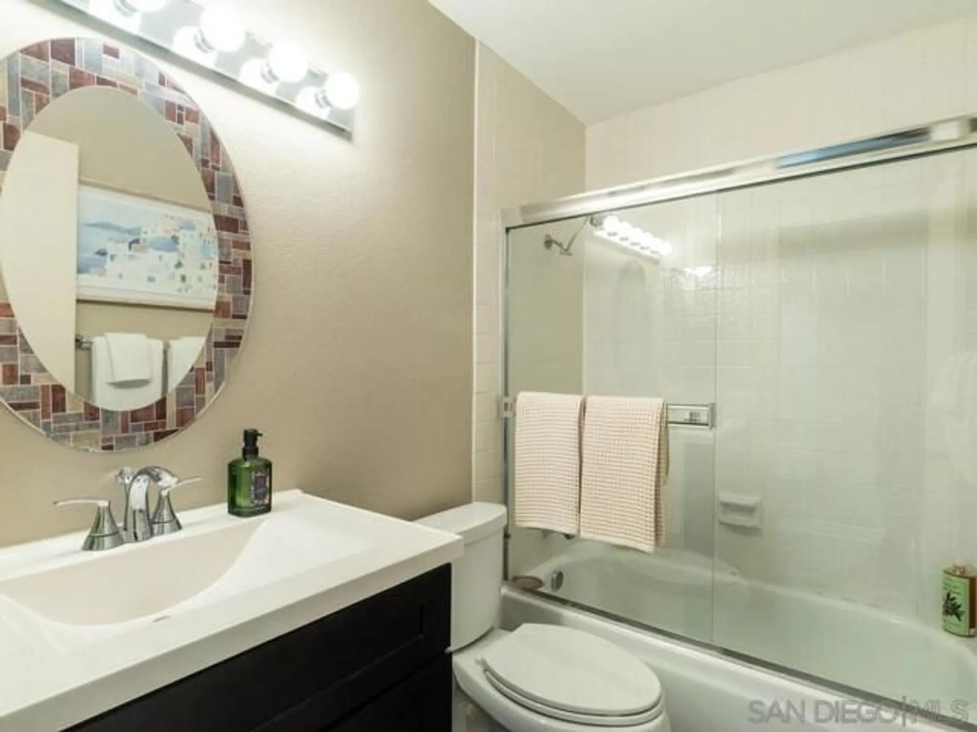Property Slideshow image 41 of 68 | 12872 circulo dardo, San Diego, CA, 92128
