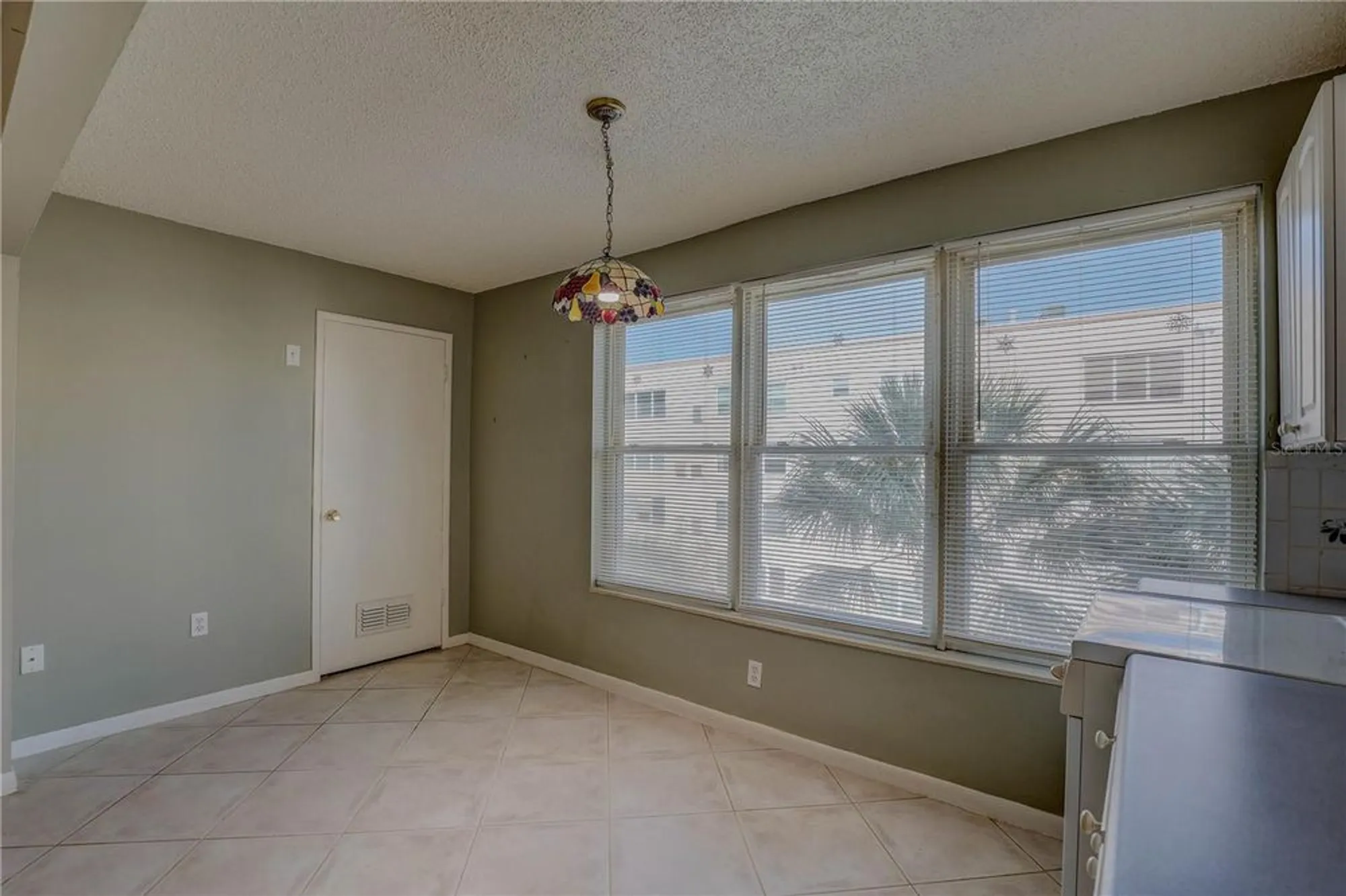 Property Slideshow image 16 of 41 | 5501 80th st n unit 406, Saint Petersburg, FL, 33709