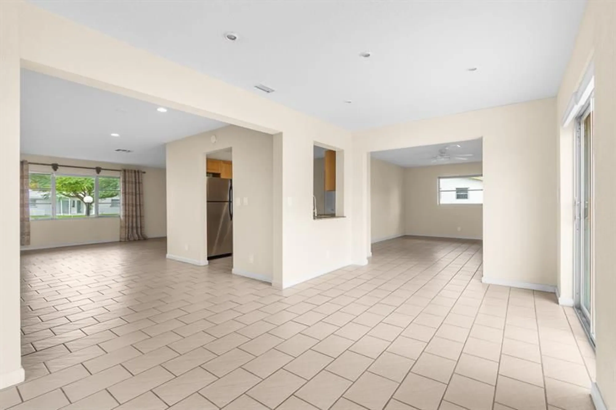 Property Slideshow image 12 of 51 | 8826 nw 13th st, Plantation, FL, 33322