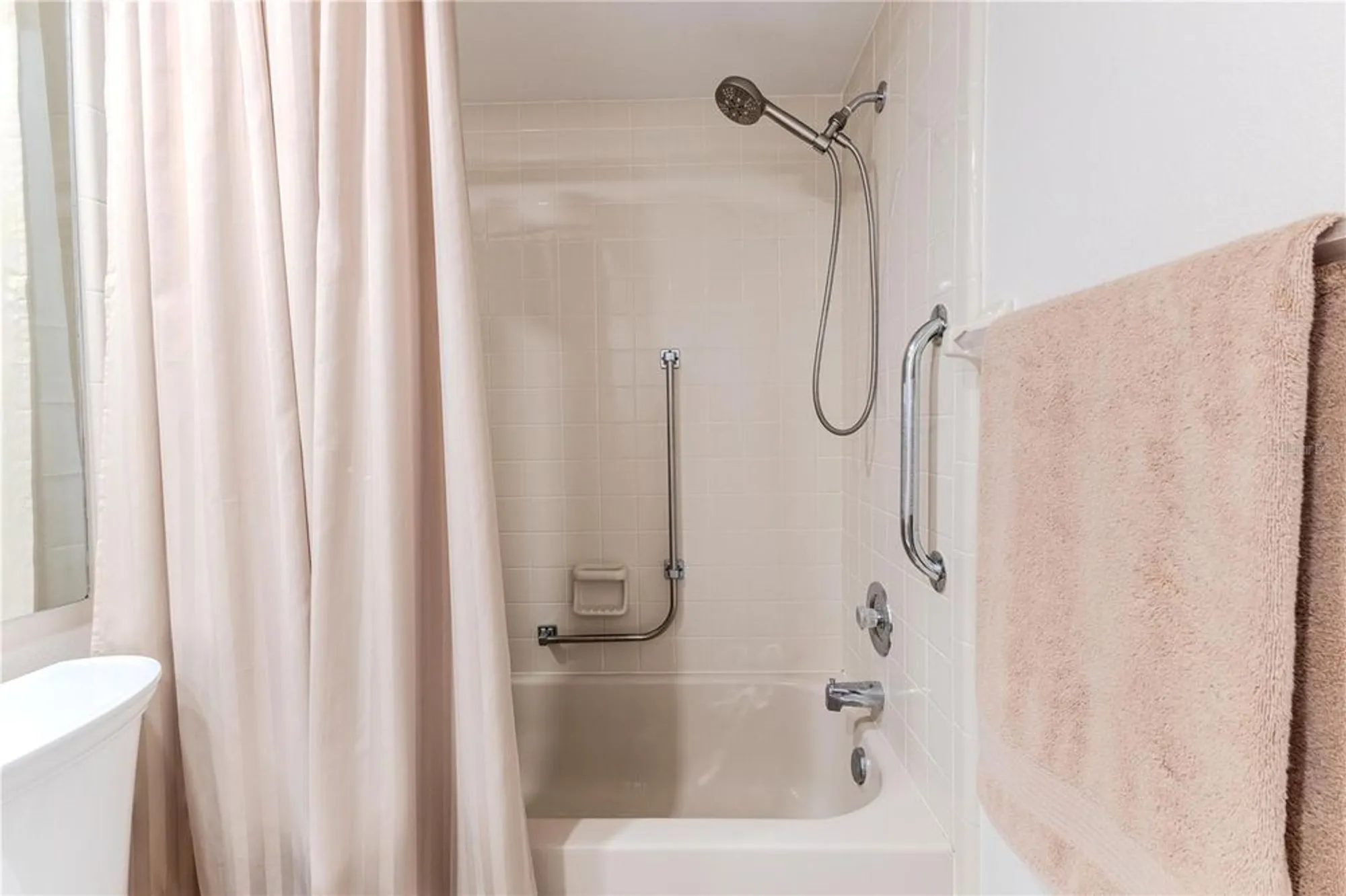 Property Slideshow image 41 of 71 | 2692 royal ridge dr, Spring Hill, FL, 34606