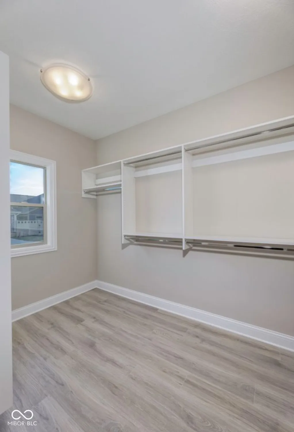 Property Slideshow image 18 of 38 | 2945 millgate dr, Carmel, IN, 46033