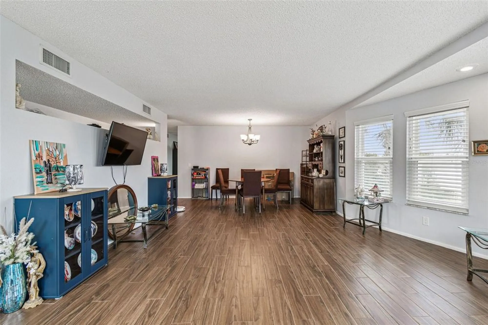 Property Slideshow image 8 of 100 | 2221 norwegian dr 41, Clearwater, FL, 33763