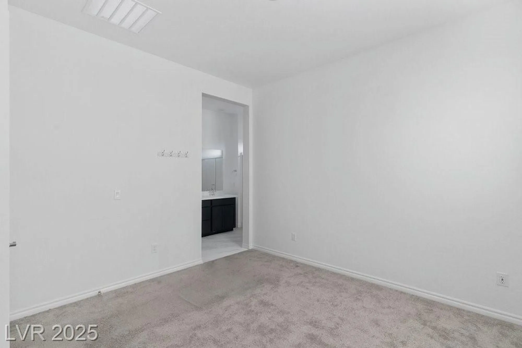 Property Slideshow image 15 of 36 | 925 allister fields ln, Las Vegas, NV, 89138